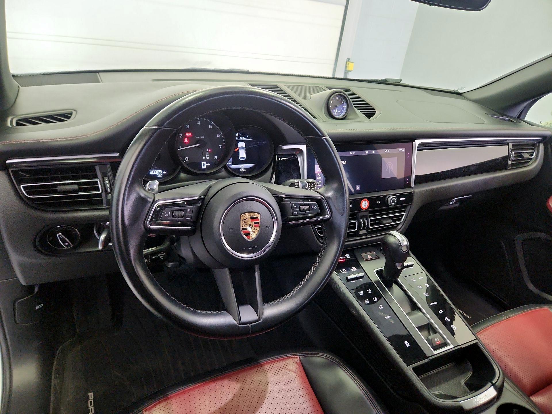 Thumbnail: 2023 Porsche Macan - 9