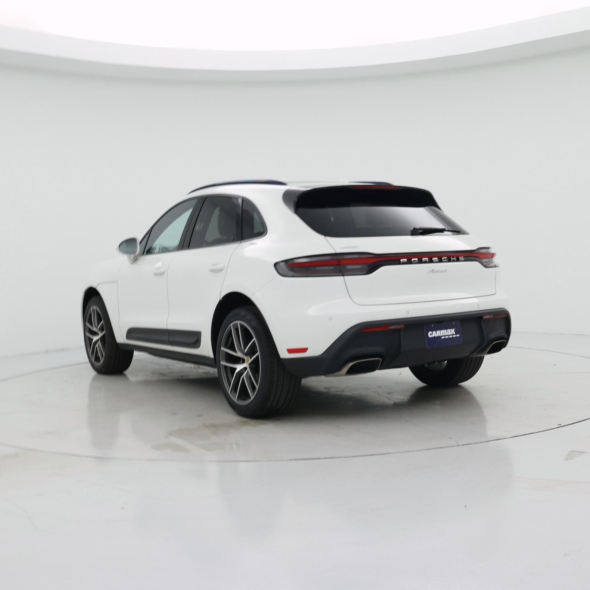 Thumbnail: 2023 Porsche Macan - 2