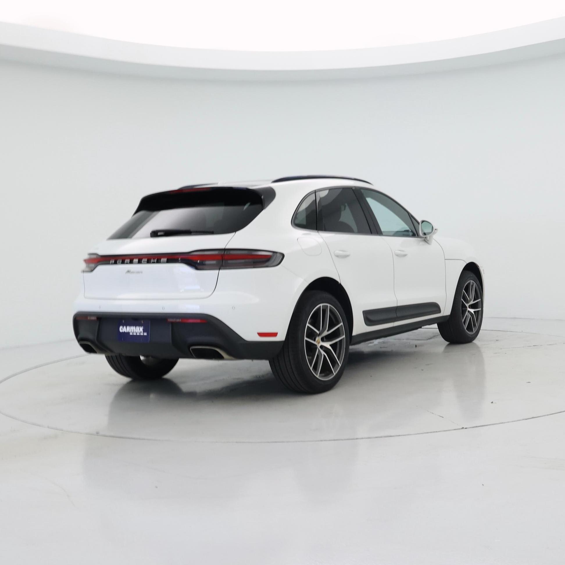 Thumbnail: 2023 Porsche Macan - 8