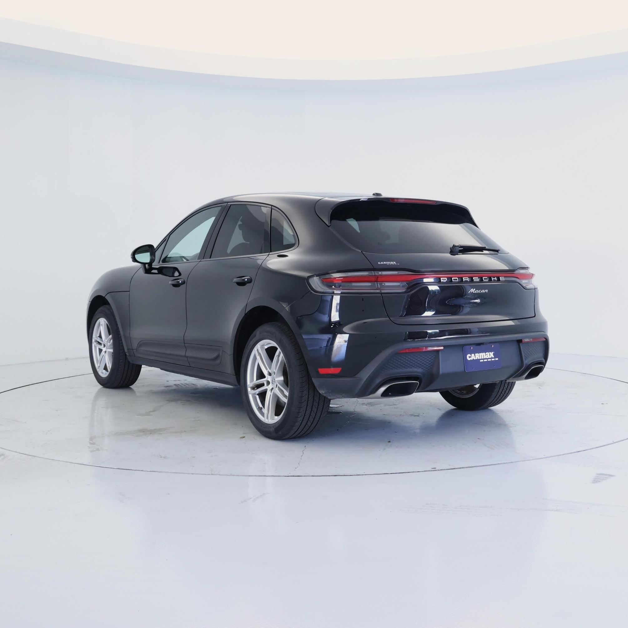 Thumbnail: 2023 Porsche Macan - 2