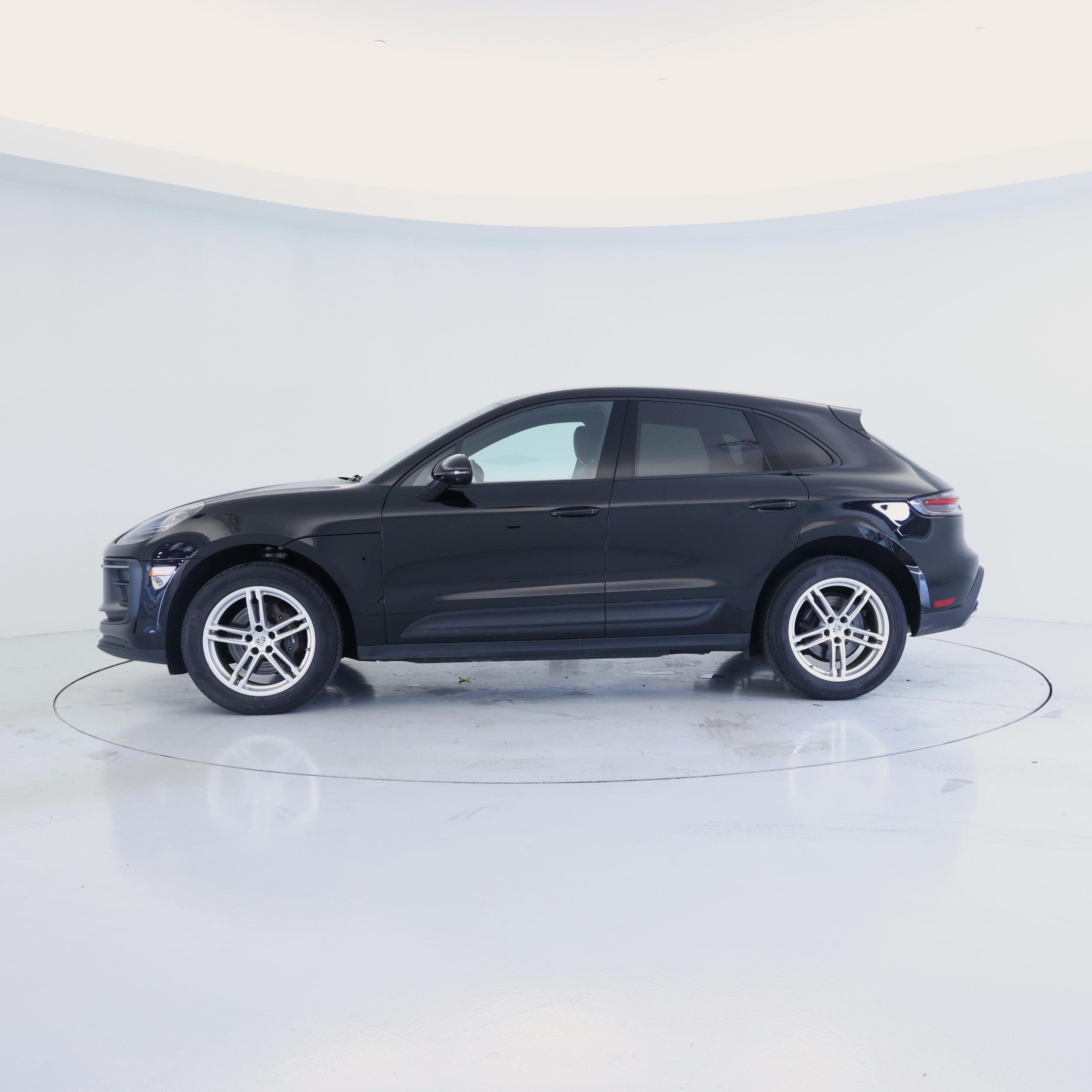 Thumbnail: 2023 Porsche Macan - 3