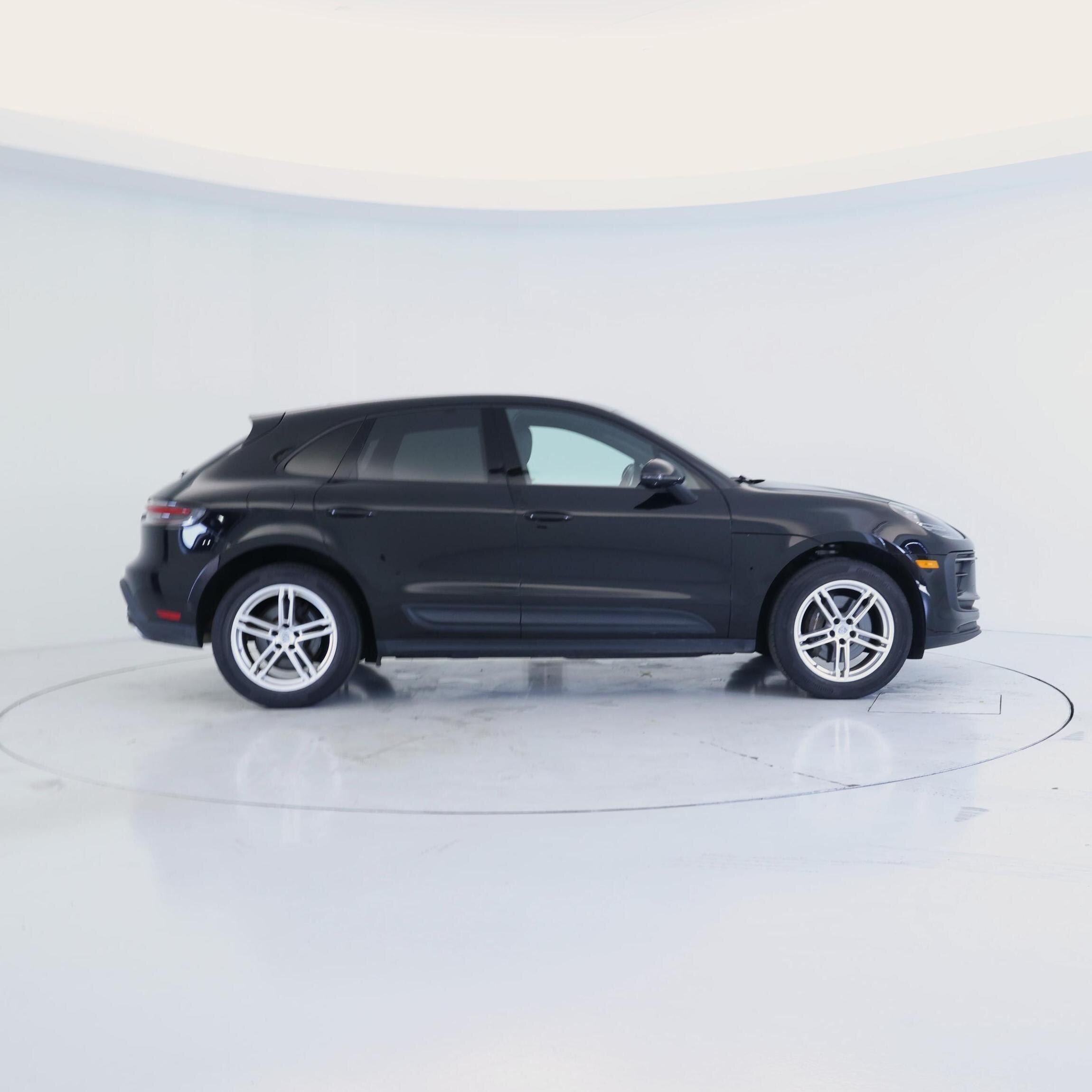 Thumbnail: 2023 Porsche Macan - 7