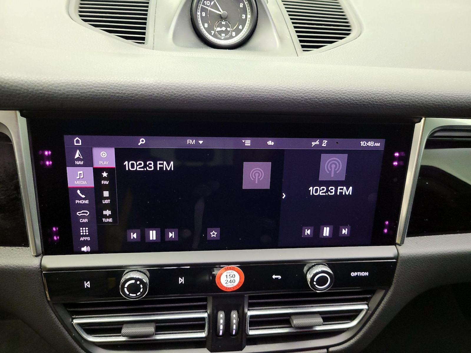 2023 Porsche Macan Base - Photo 17