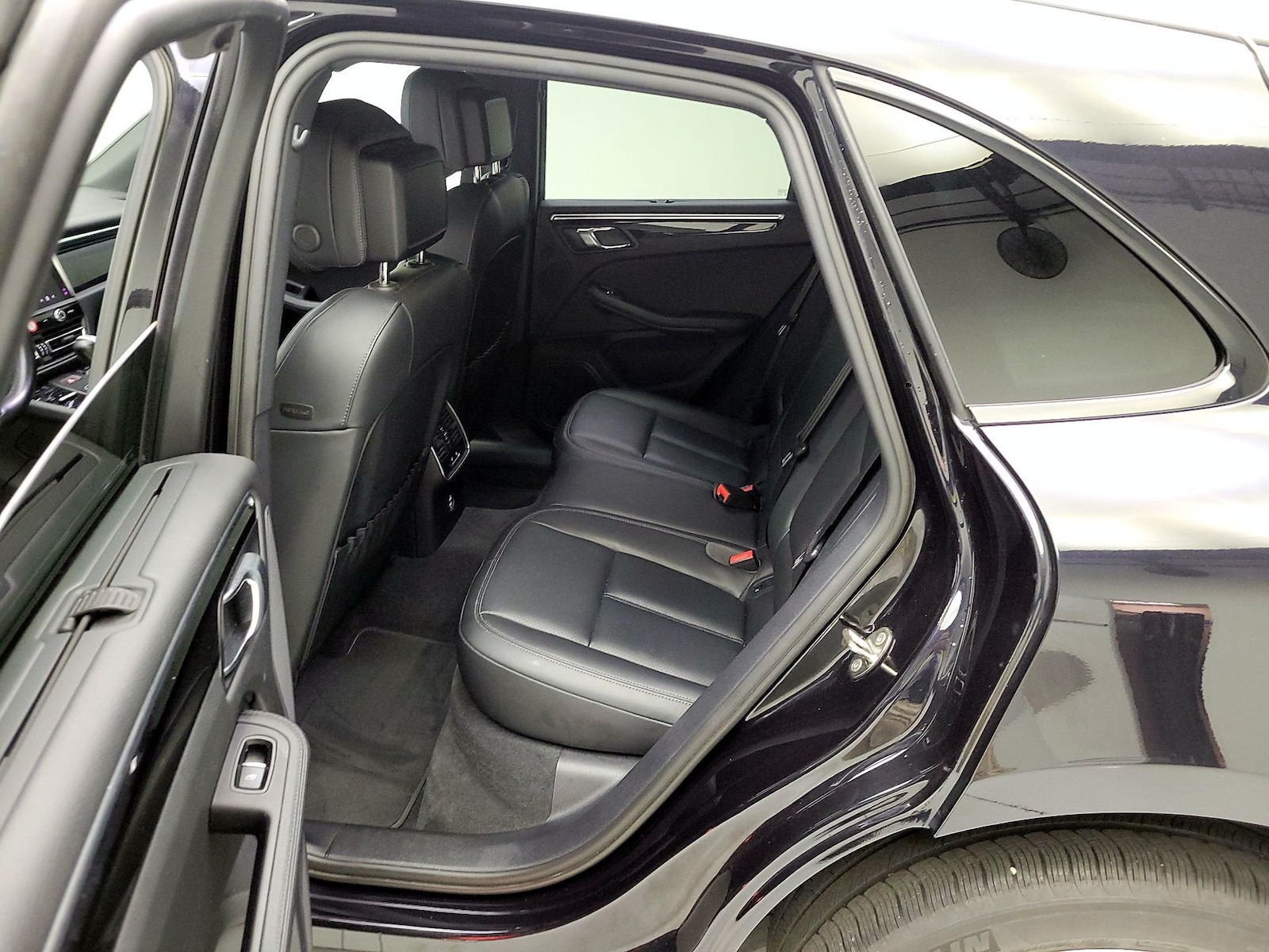 2023 Porsche Macan Base - Photo 22