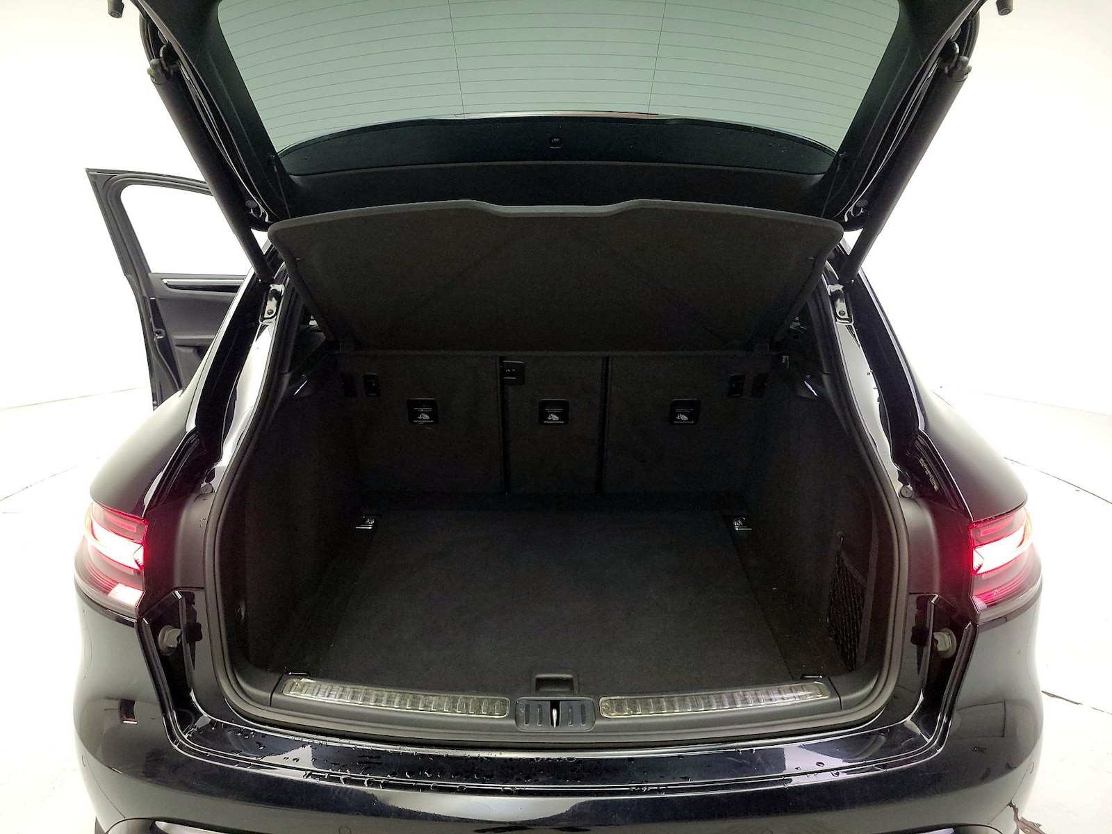 2023 Porsche Macan Base - Photo 23