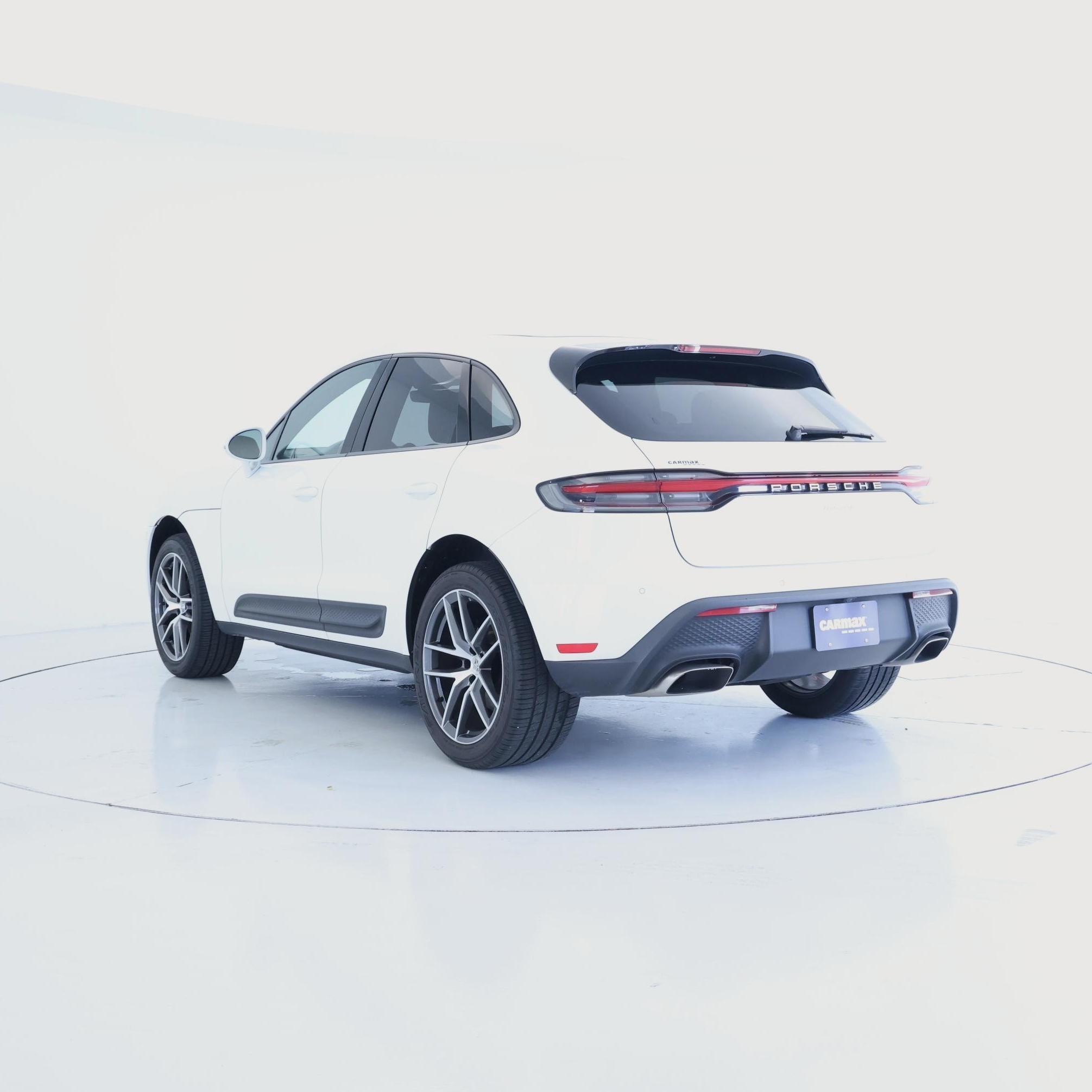 Thumbnail: 2022 Porsche Macan - 2