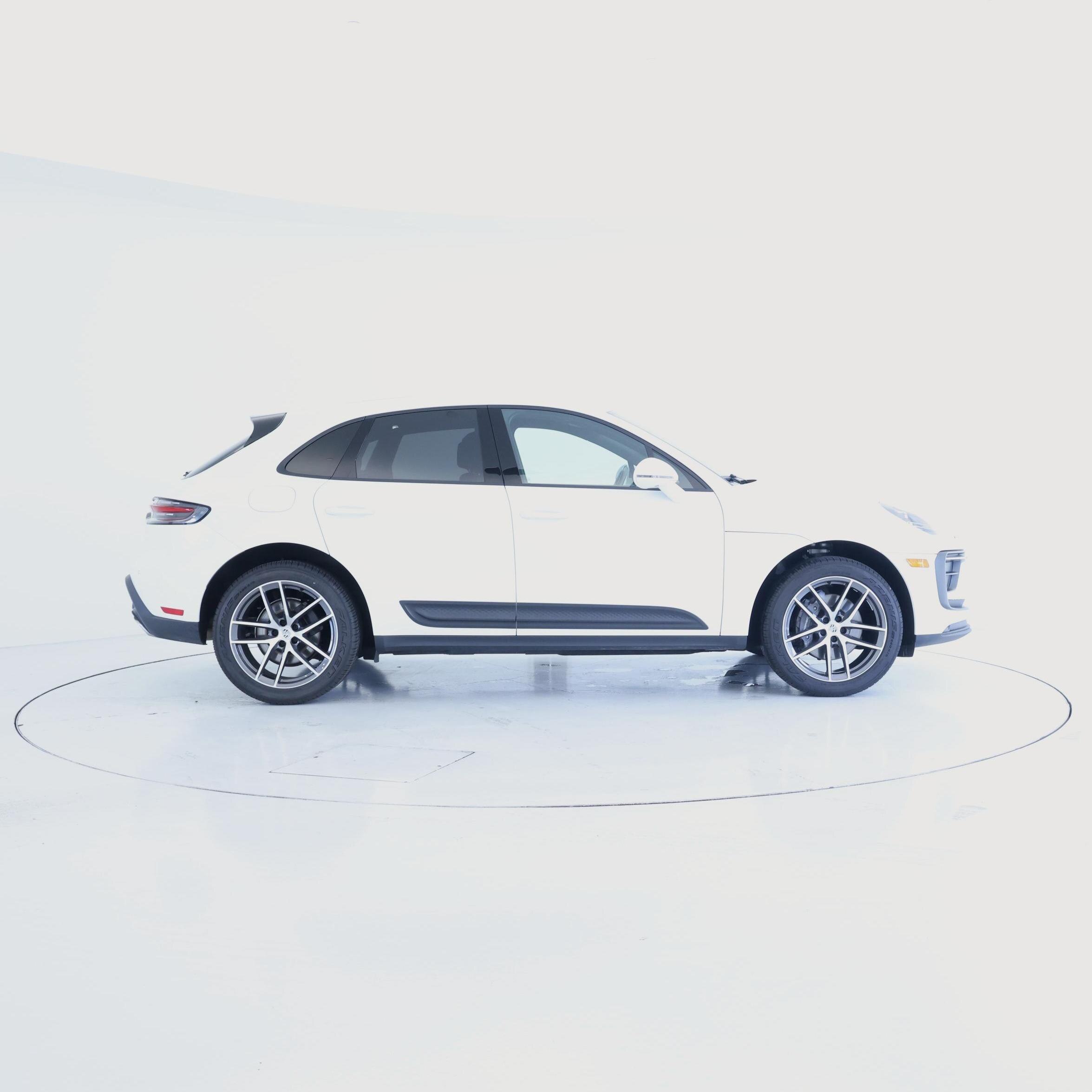 Thumbnail: 2022 Porsche Macan - 7