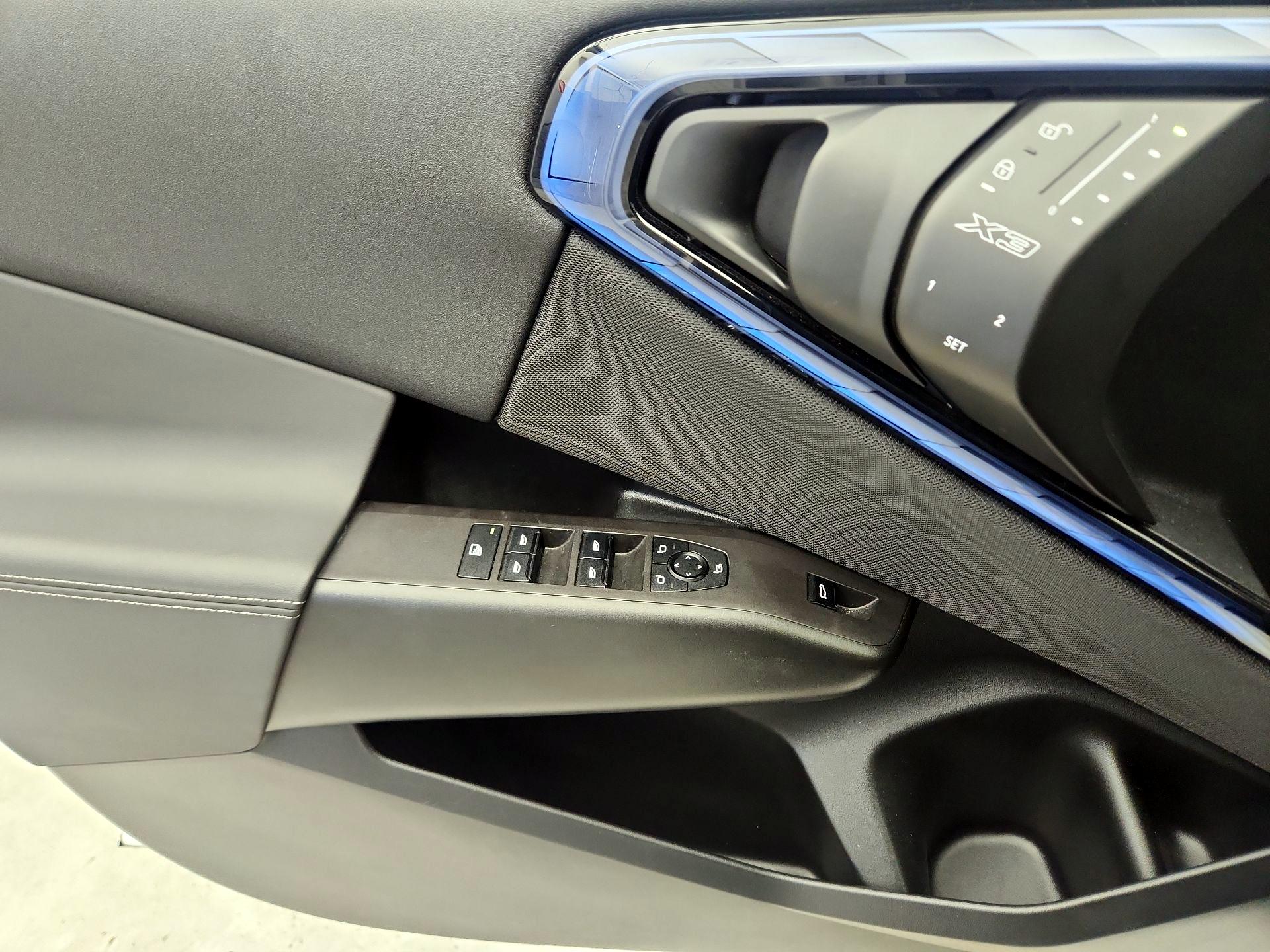 Thumbnail: 2025 BMW X3 - 12