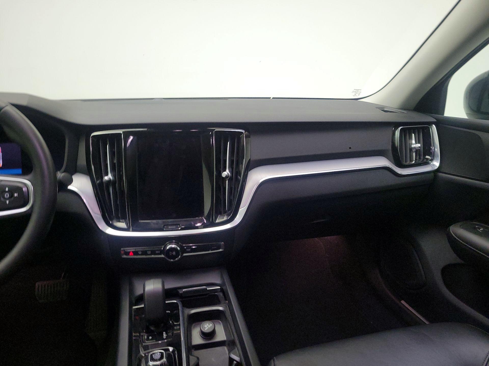 Thumbnail: 2023 Volvo S60 - 9