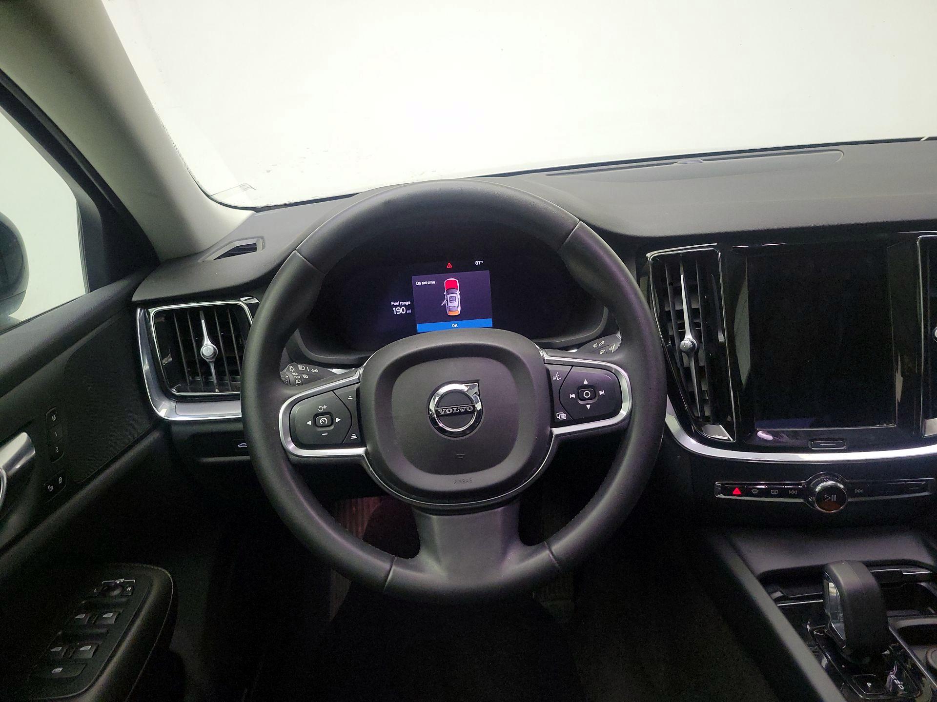Thumbnail: 2023 Volvo S60 - 10