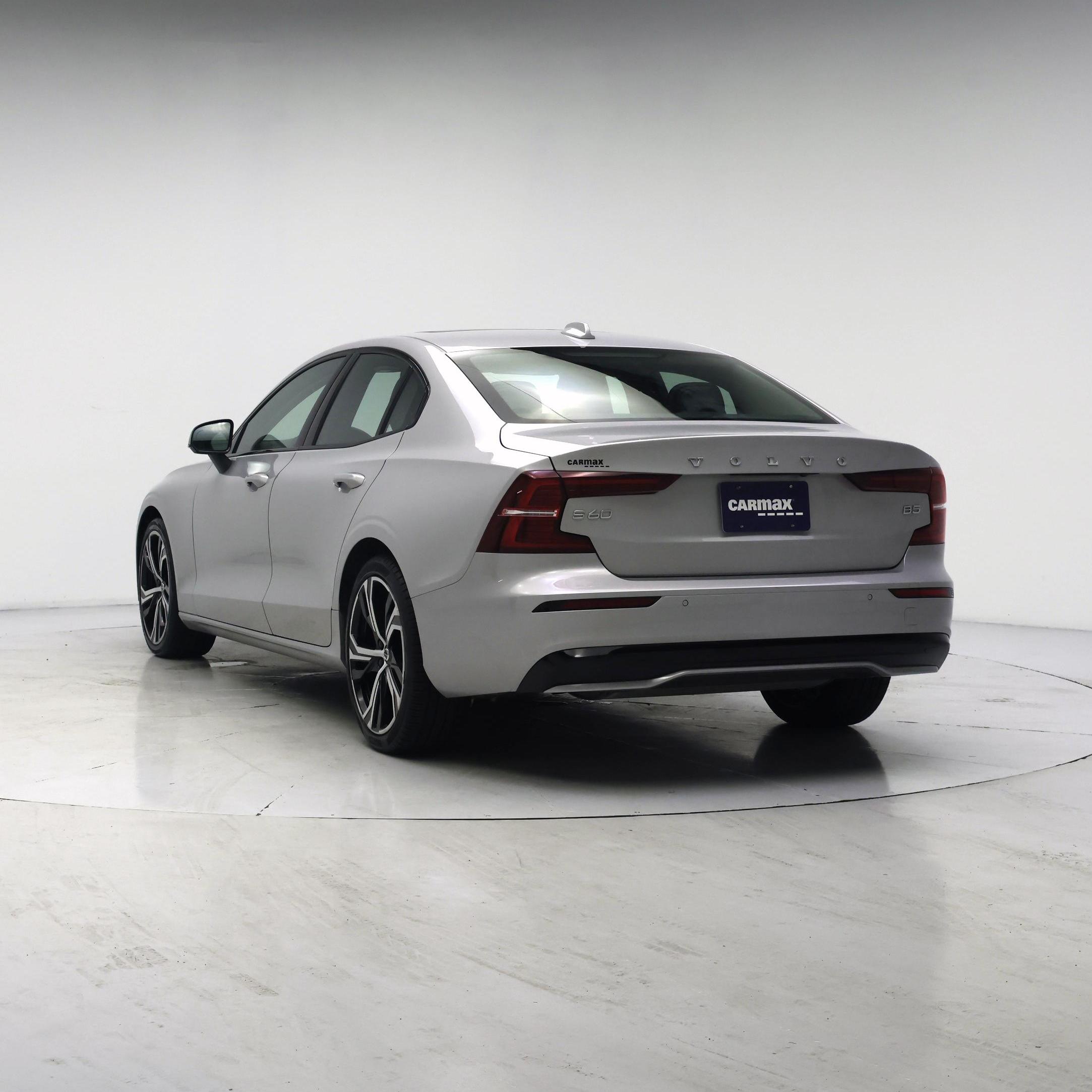 Thumbnail: 2023 Volvo S60 - 2