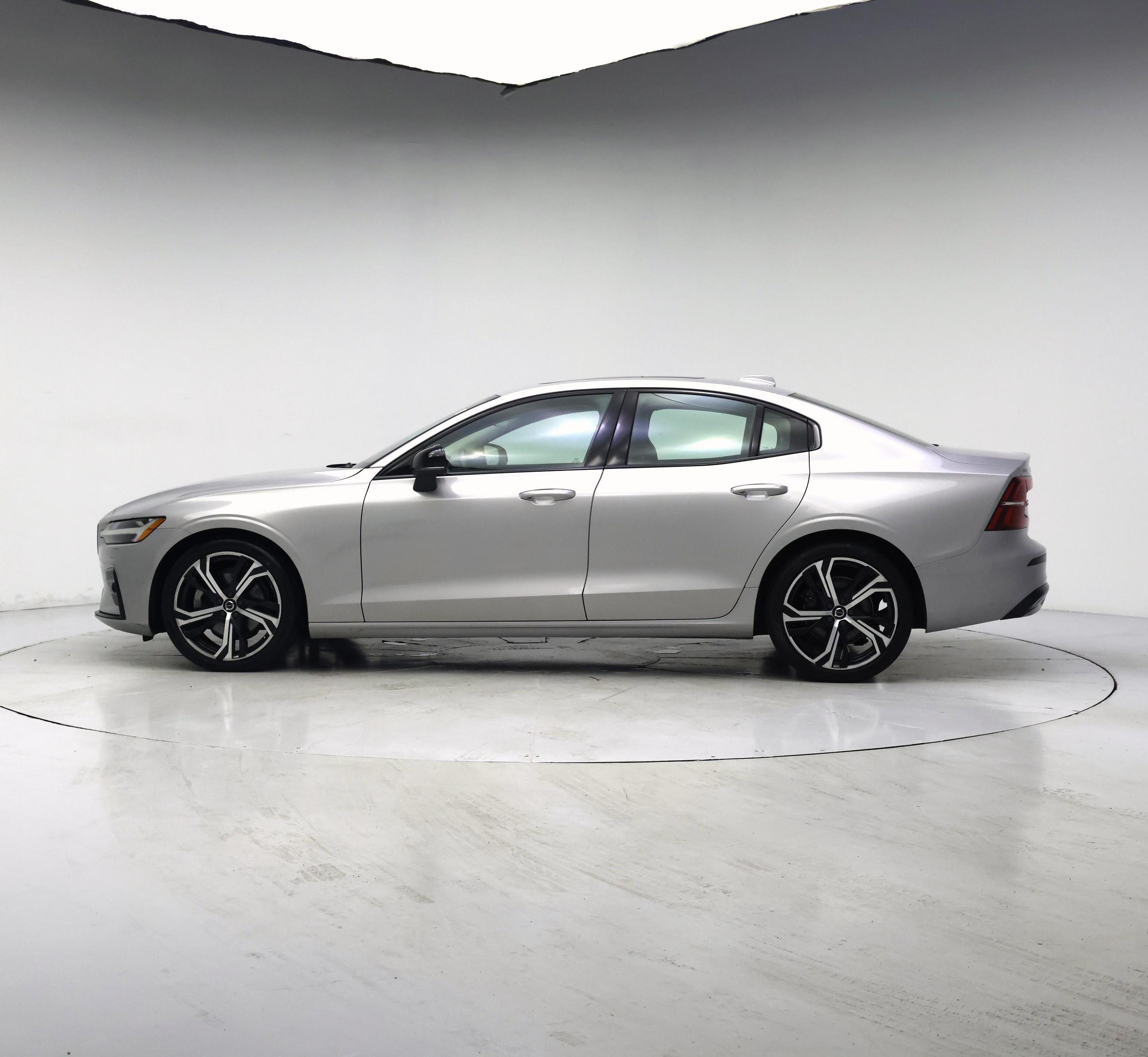 Thumbnail: 2023 Volvo S60 - 3
