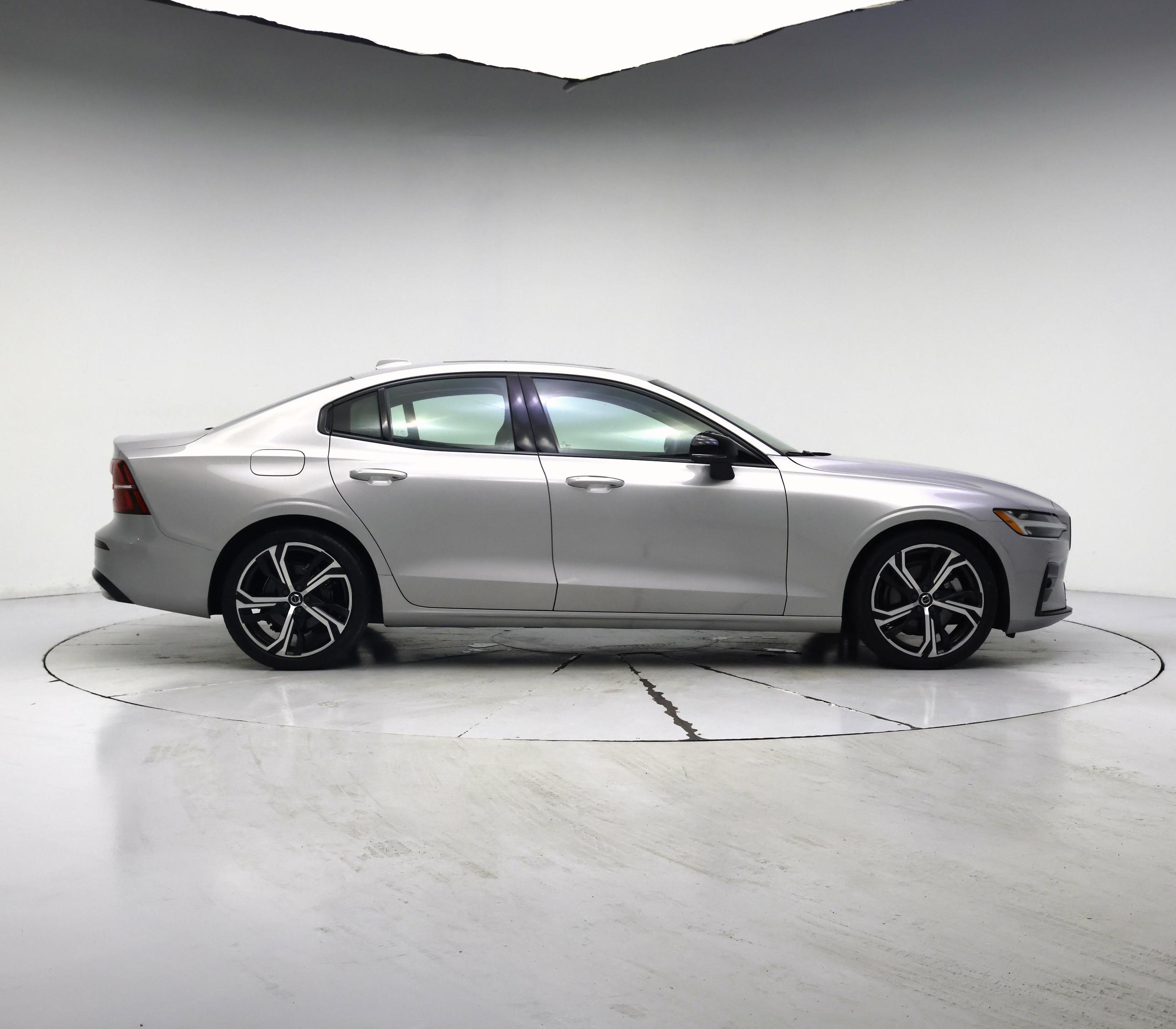 Thumbnail: 2023 Volvo S60 - 7