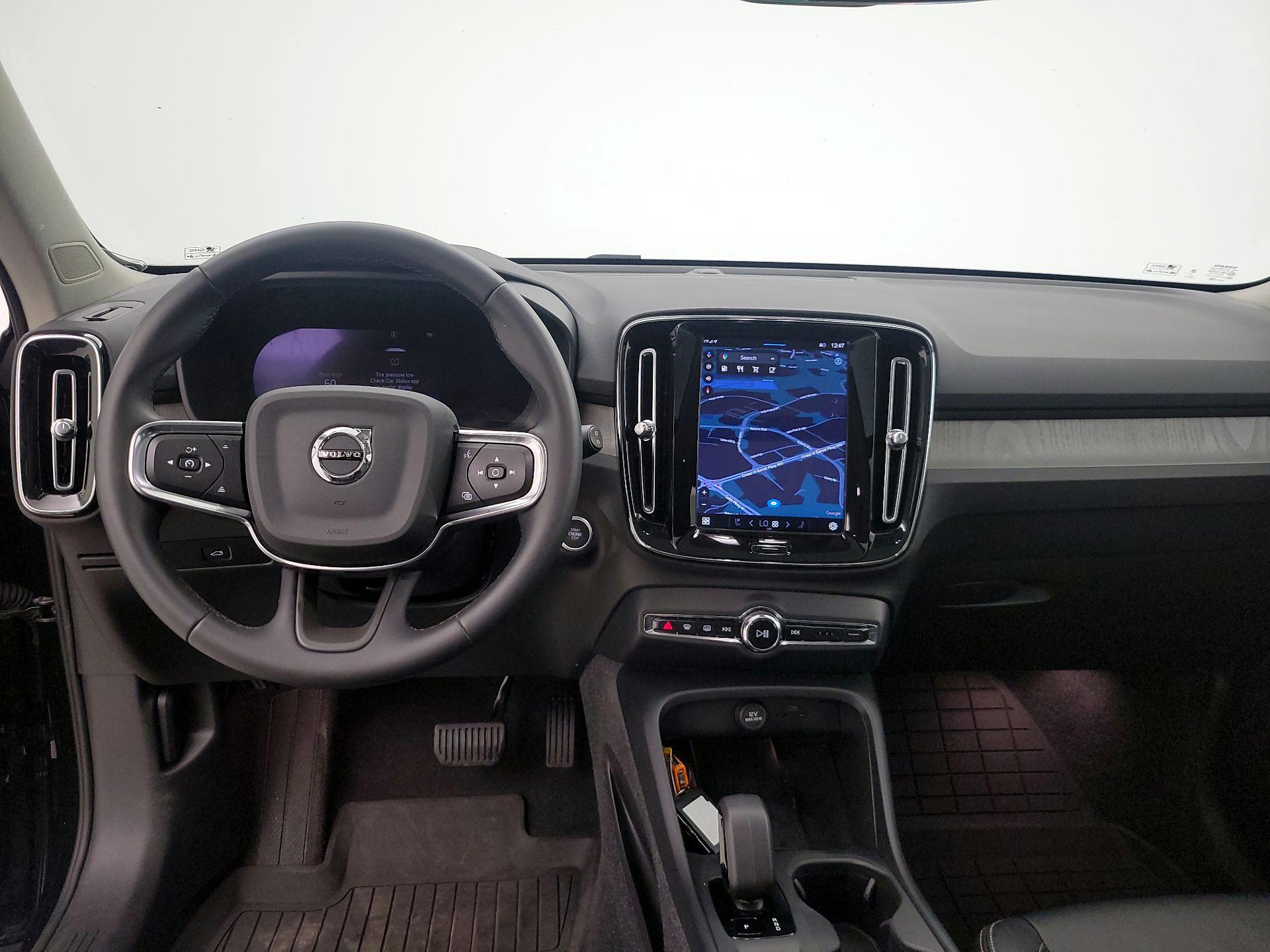 Thumbnail: 2024 Volvo XC40 - 9