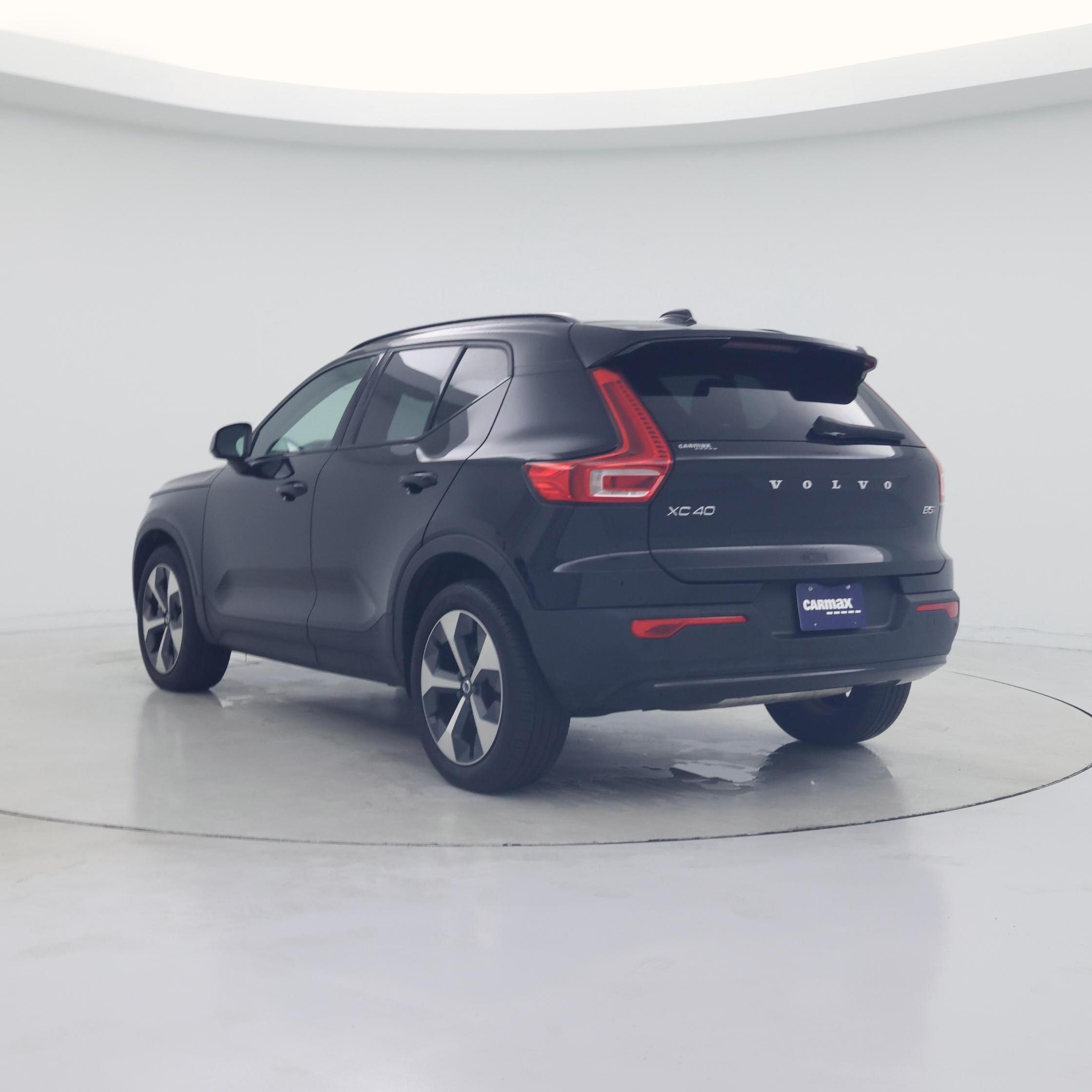 Thumbnail: 2024 Volvo XC40 - 2