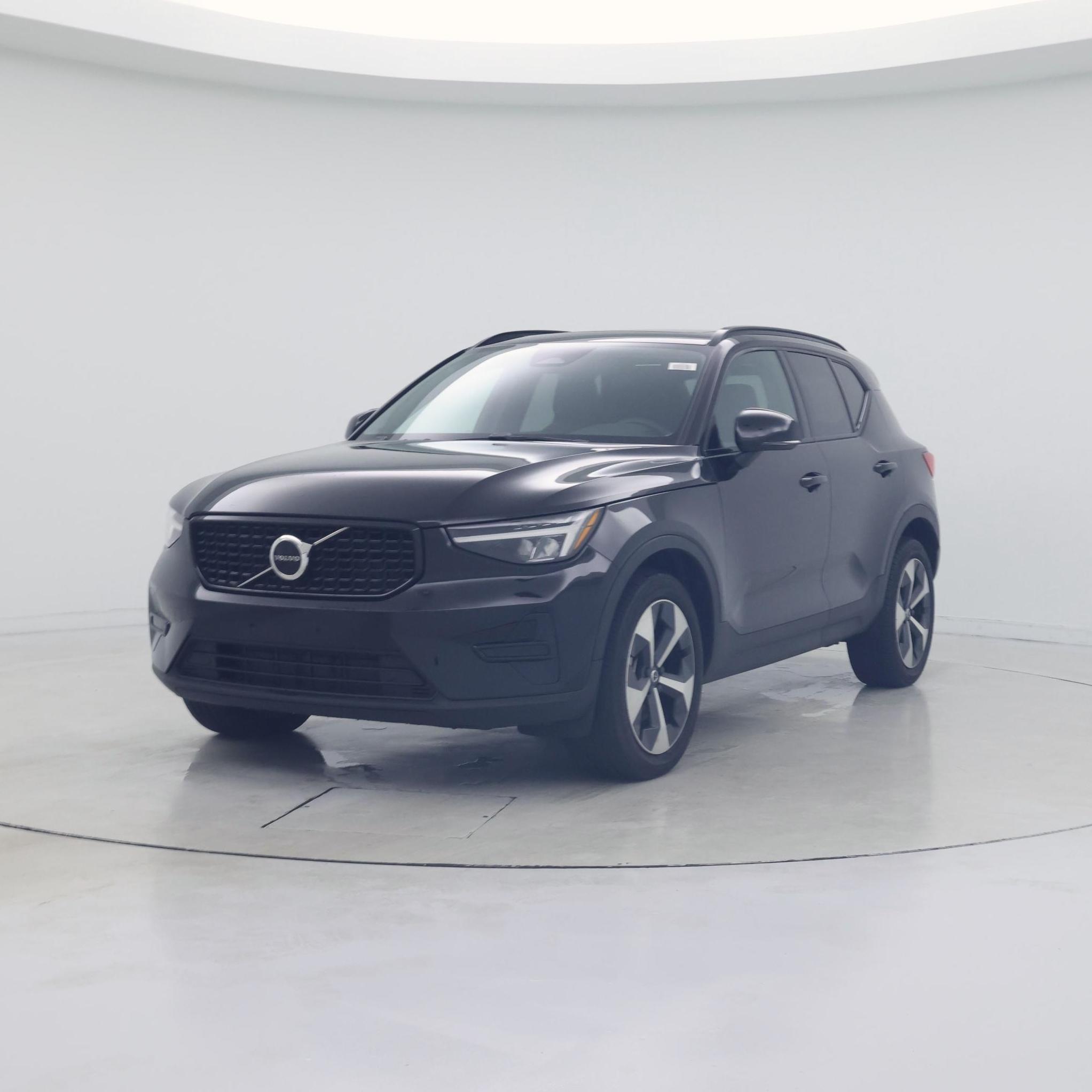 Thumbnail: 2024 Volvo XC40 - 4