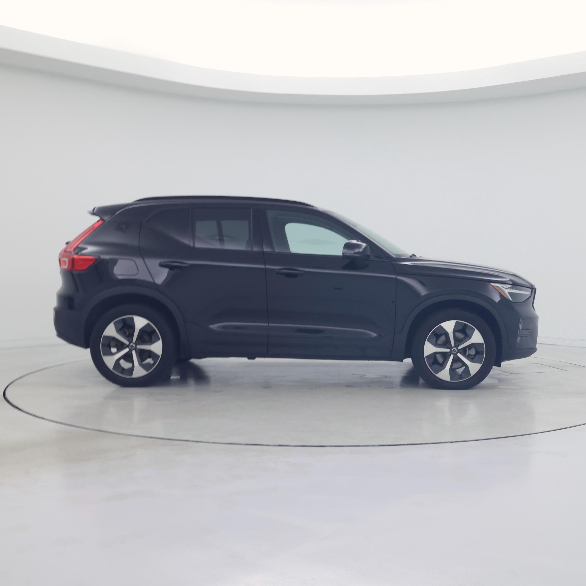 Thumbnail: 2024 Volvo XC40 - 7