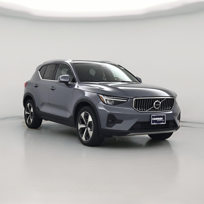 2023 Volvo XC40 B4 Plus Bright Theme