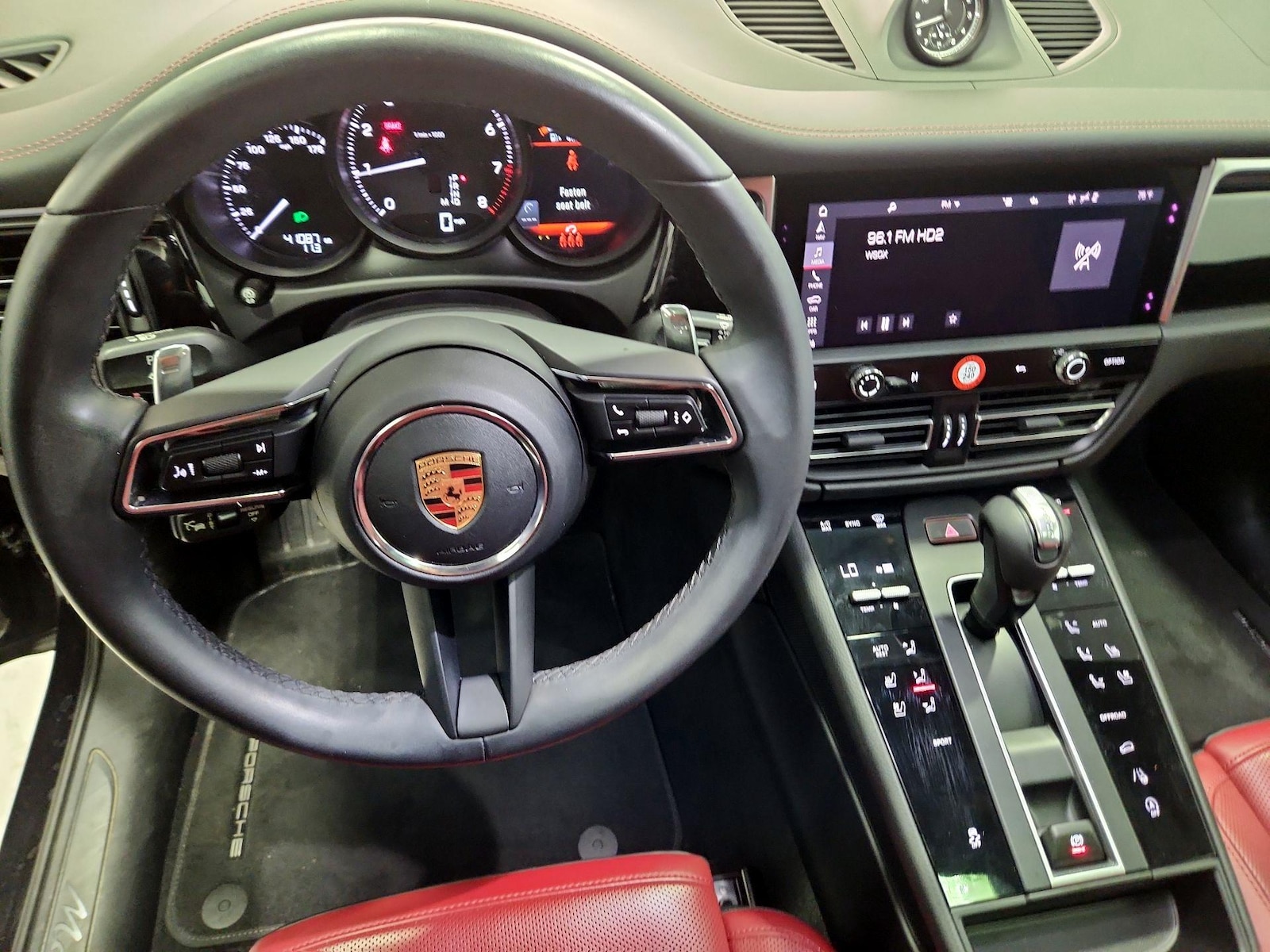 2023 Porsche Macan Base - Photo 10