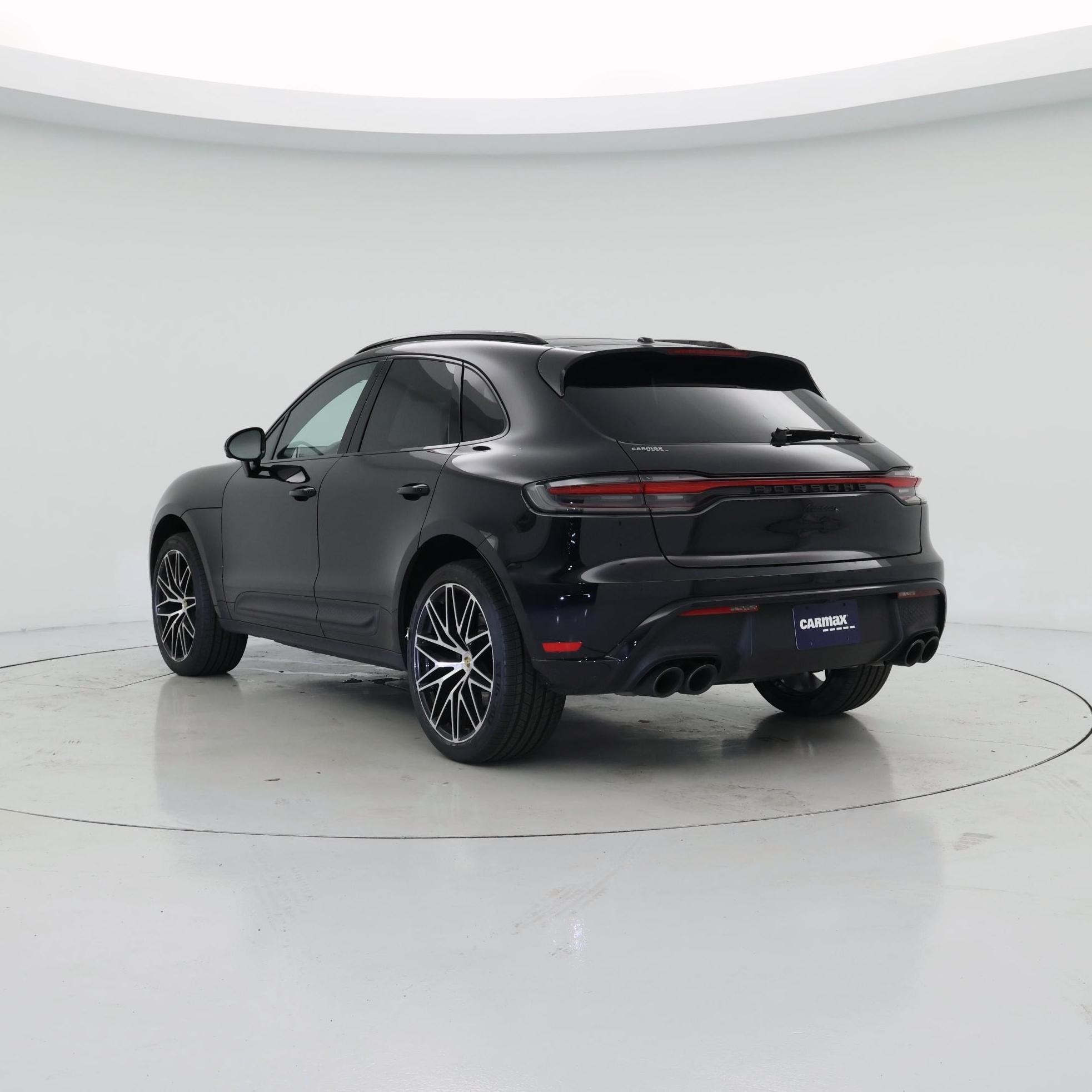 Thumbnail: 2023 Porsche Macan - 2