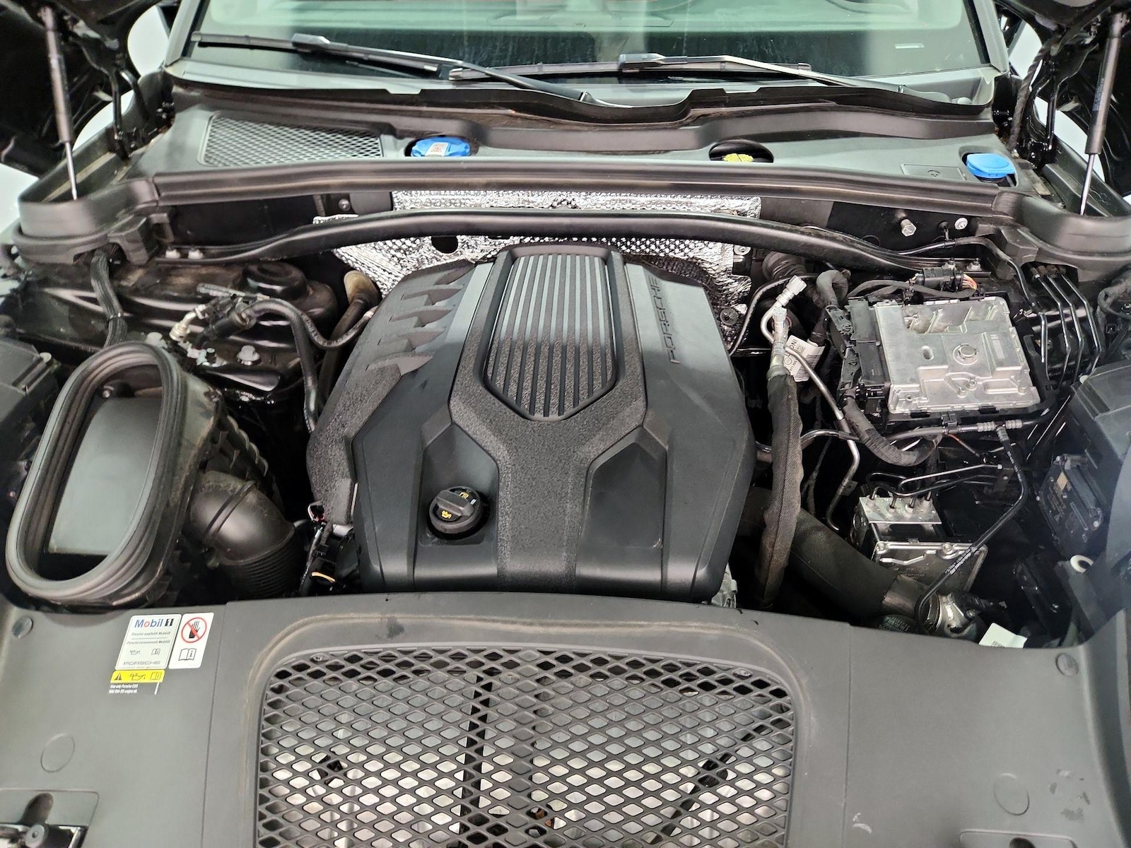 2023 Porsche Macan Base - Photo 22