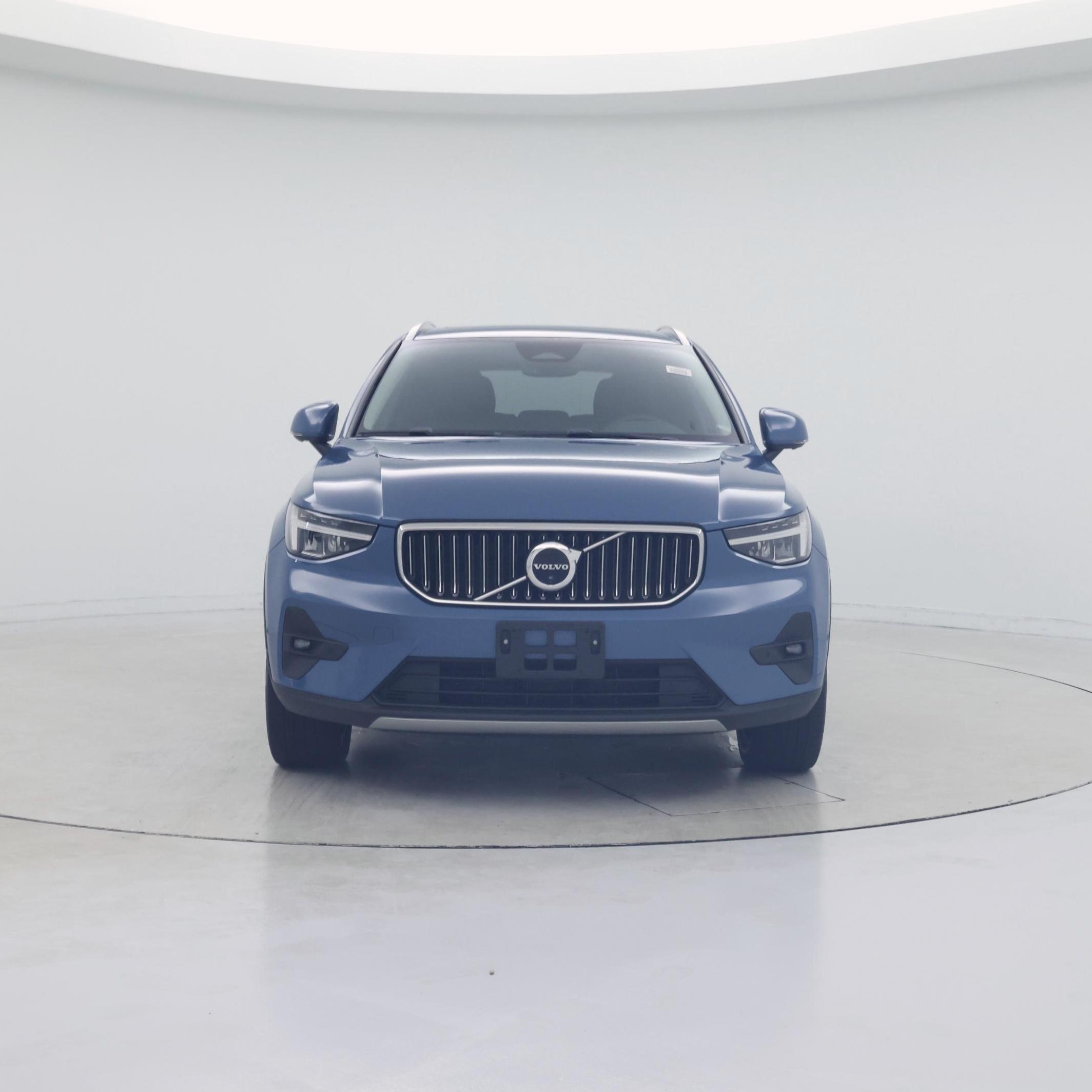 Thumbnail: 2023 Volvo XC40 - 5