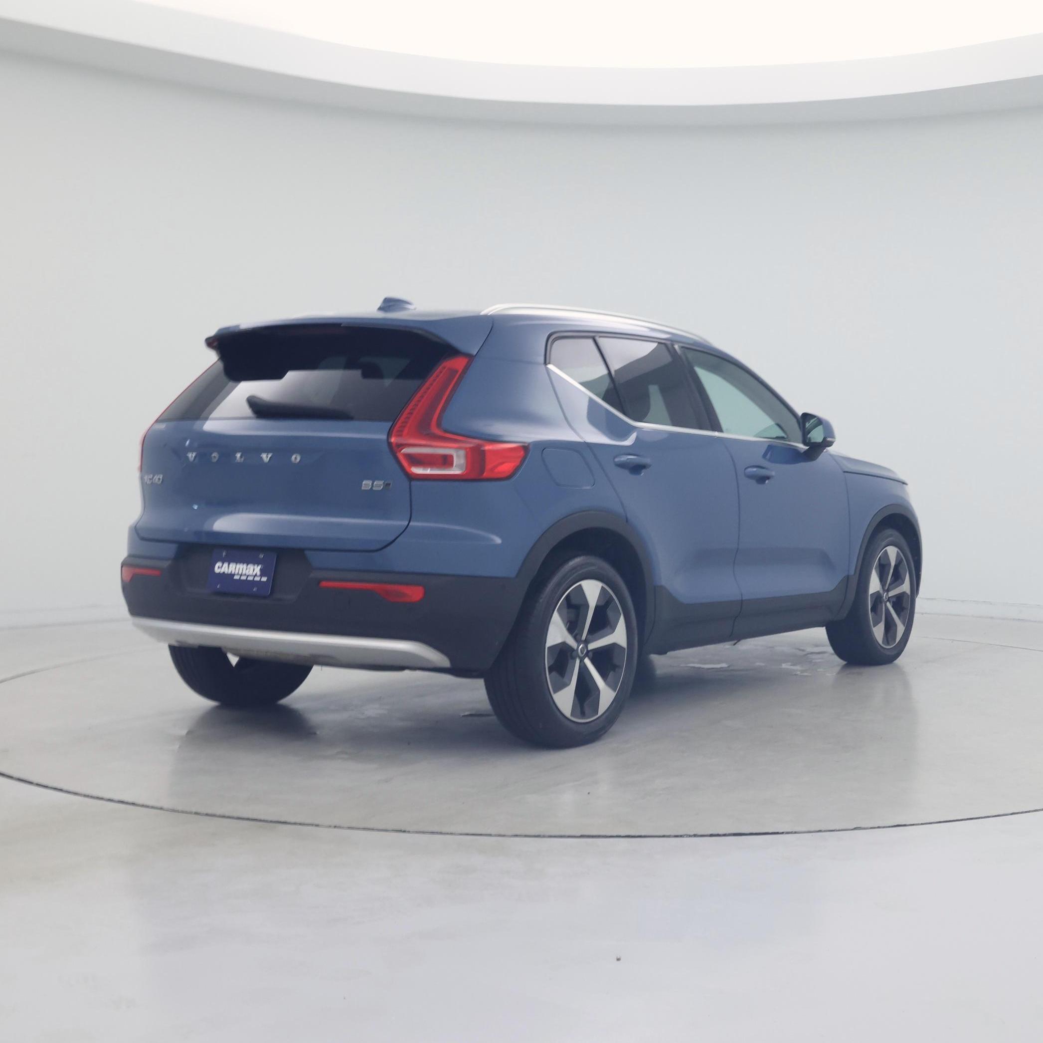 Thumbnail: 2023 Volvo XC40 - 8