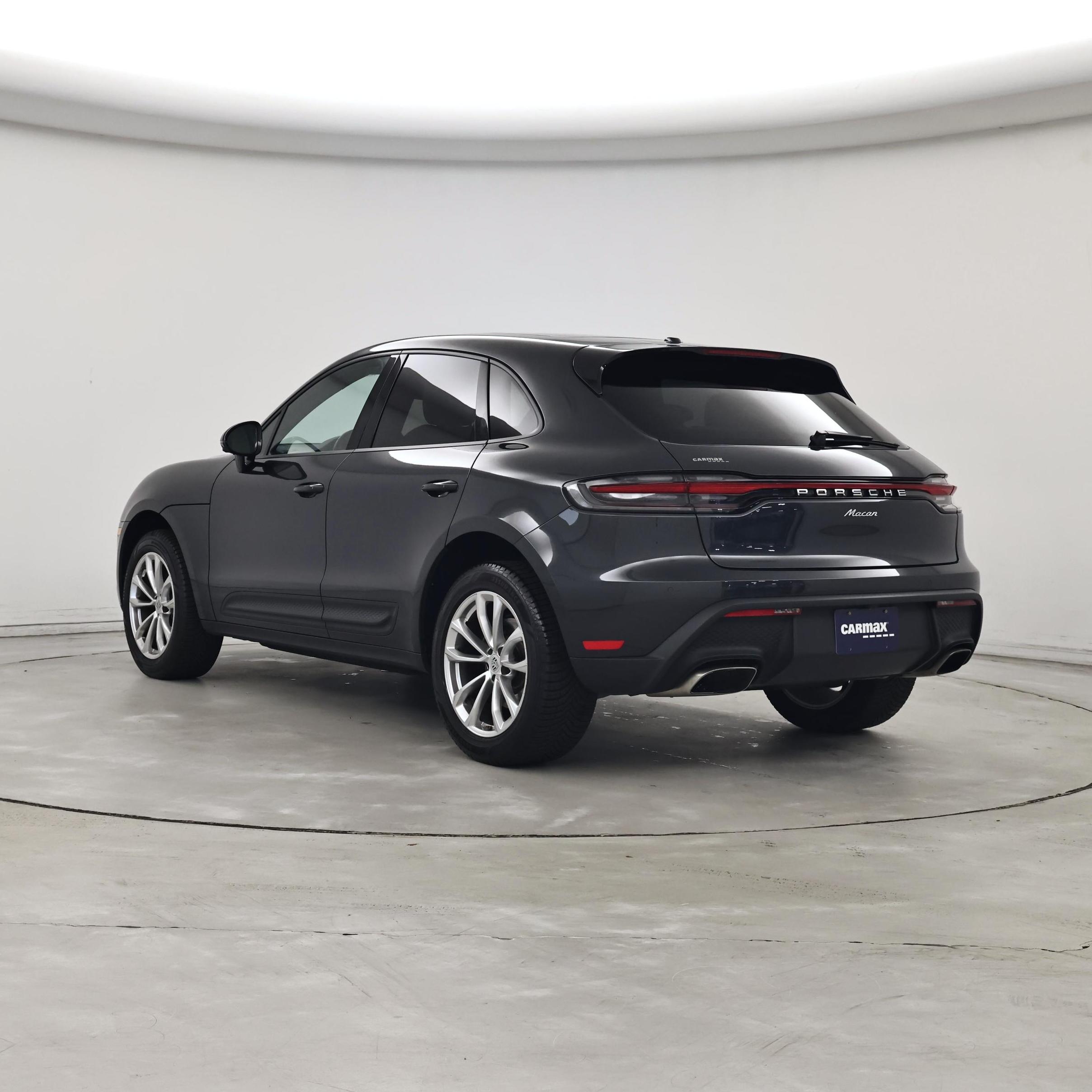 Thumbnail: 2023 Porsche Macan - 2