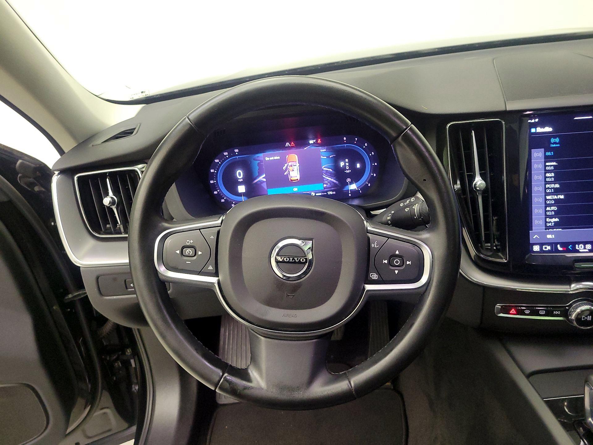 Thumbnail: 2023 Volvo XC60 - 10