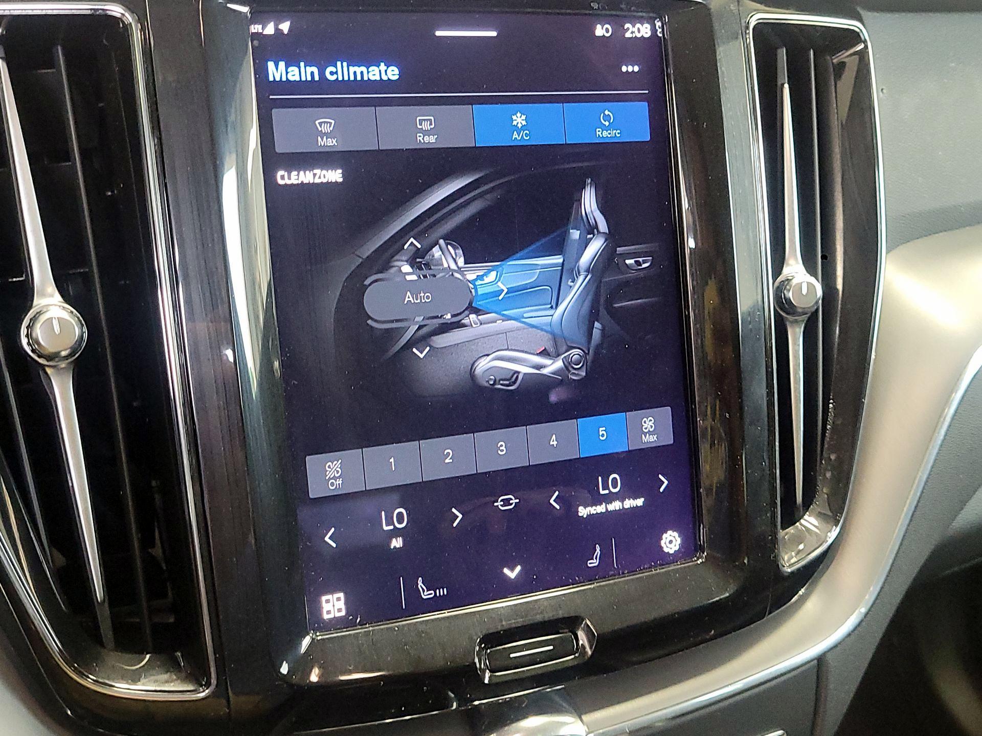 Thumbnail: 2023 Volvo XC60 - 17