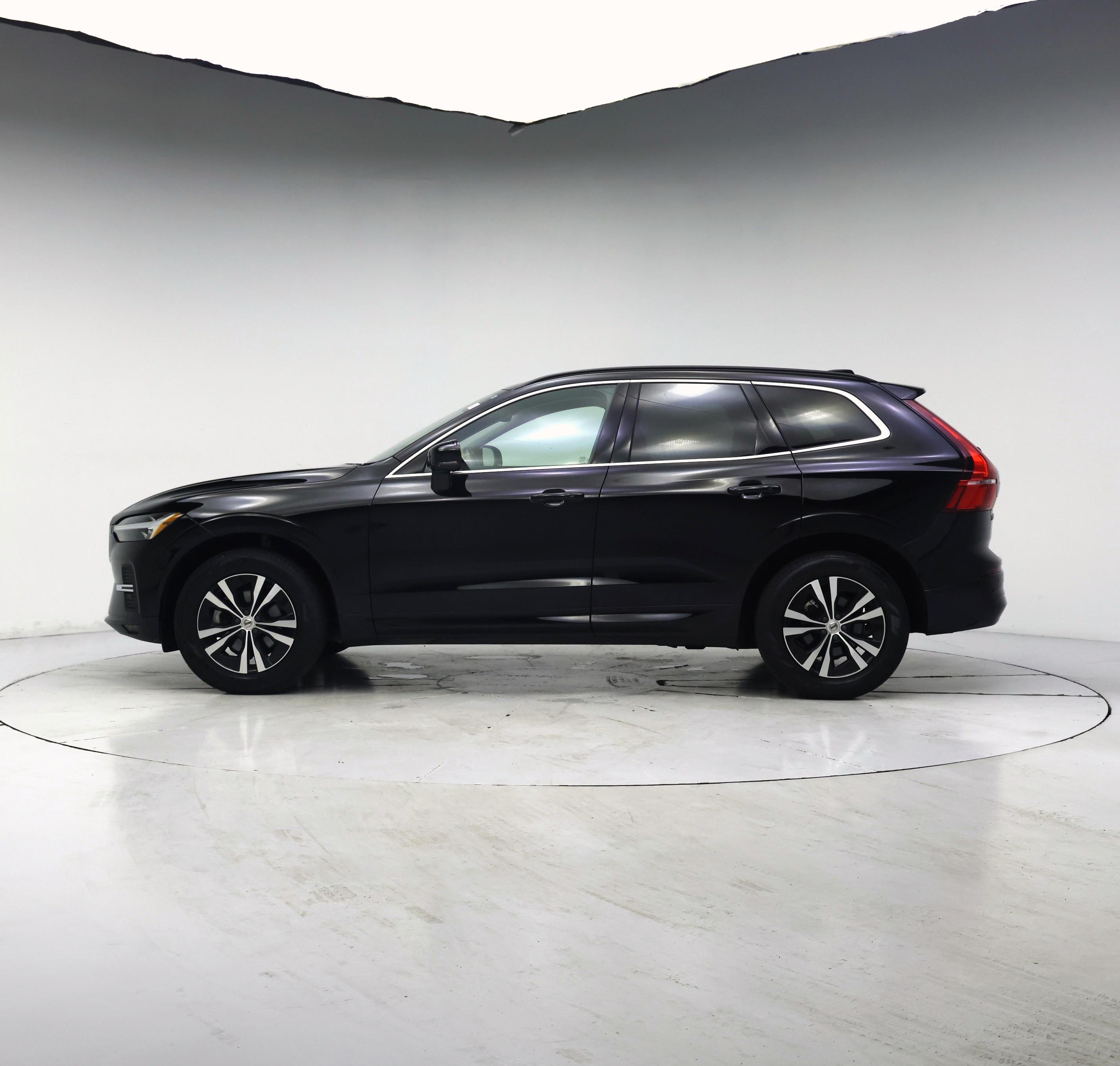 Thumbnail: 2023 Volvo XC60 - 3