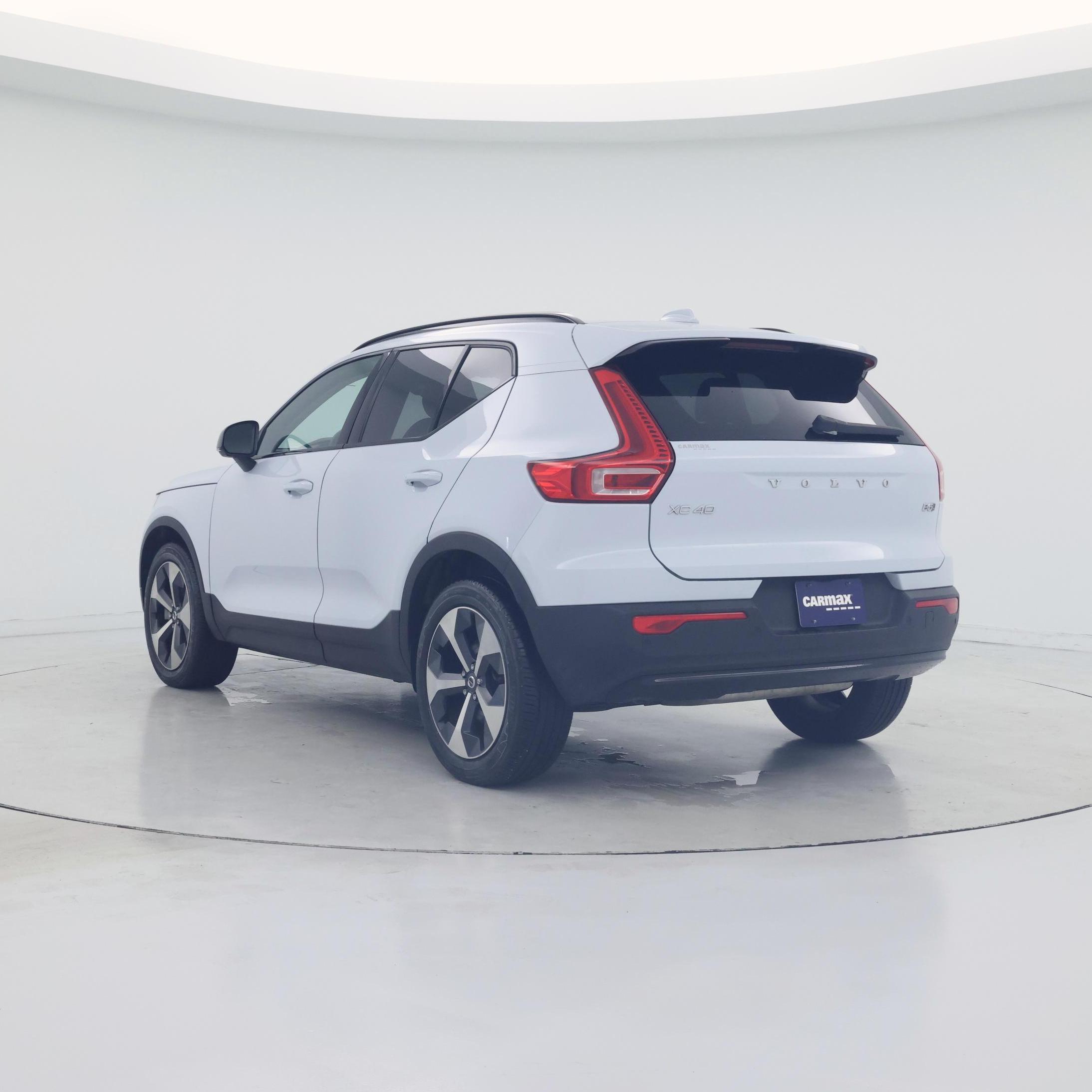 Thumbnail: 2024 Volvo XC40 - 2