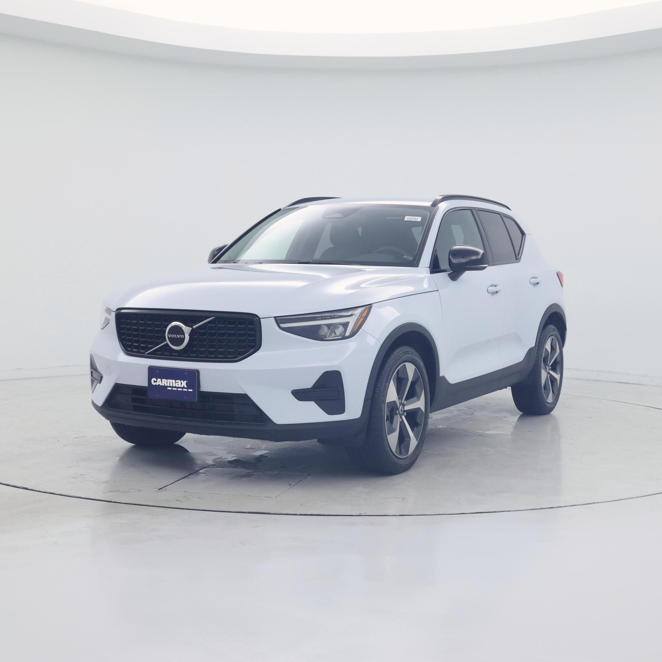 Thumbnail: 2024 Volvo XC40 - 4