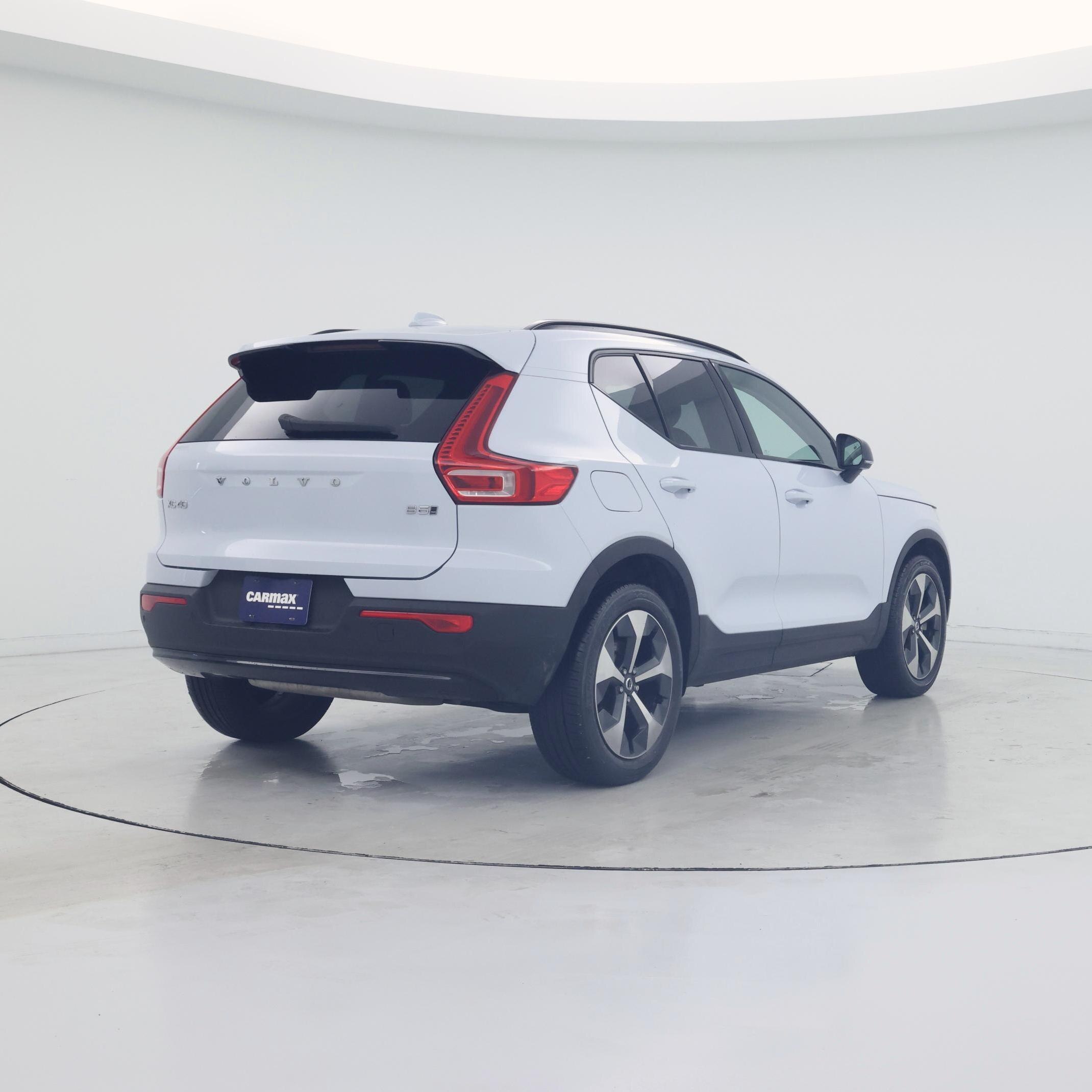 Thumbnail: 2024 Volvo XC40 - 8