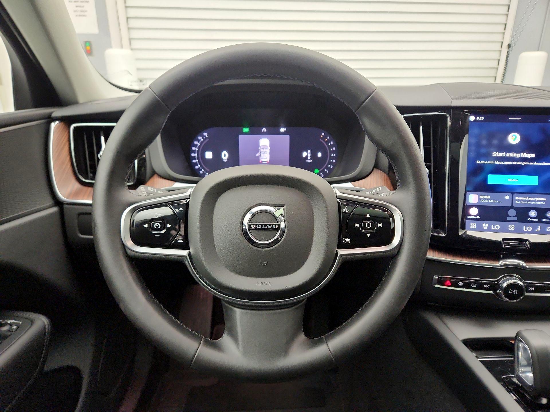 Thumbnail: 2023 Volvo XC60 - 10
