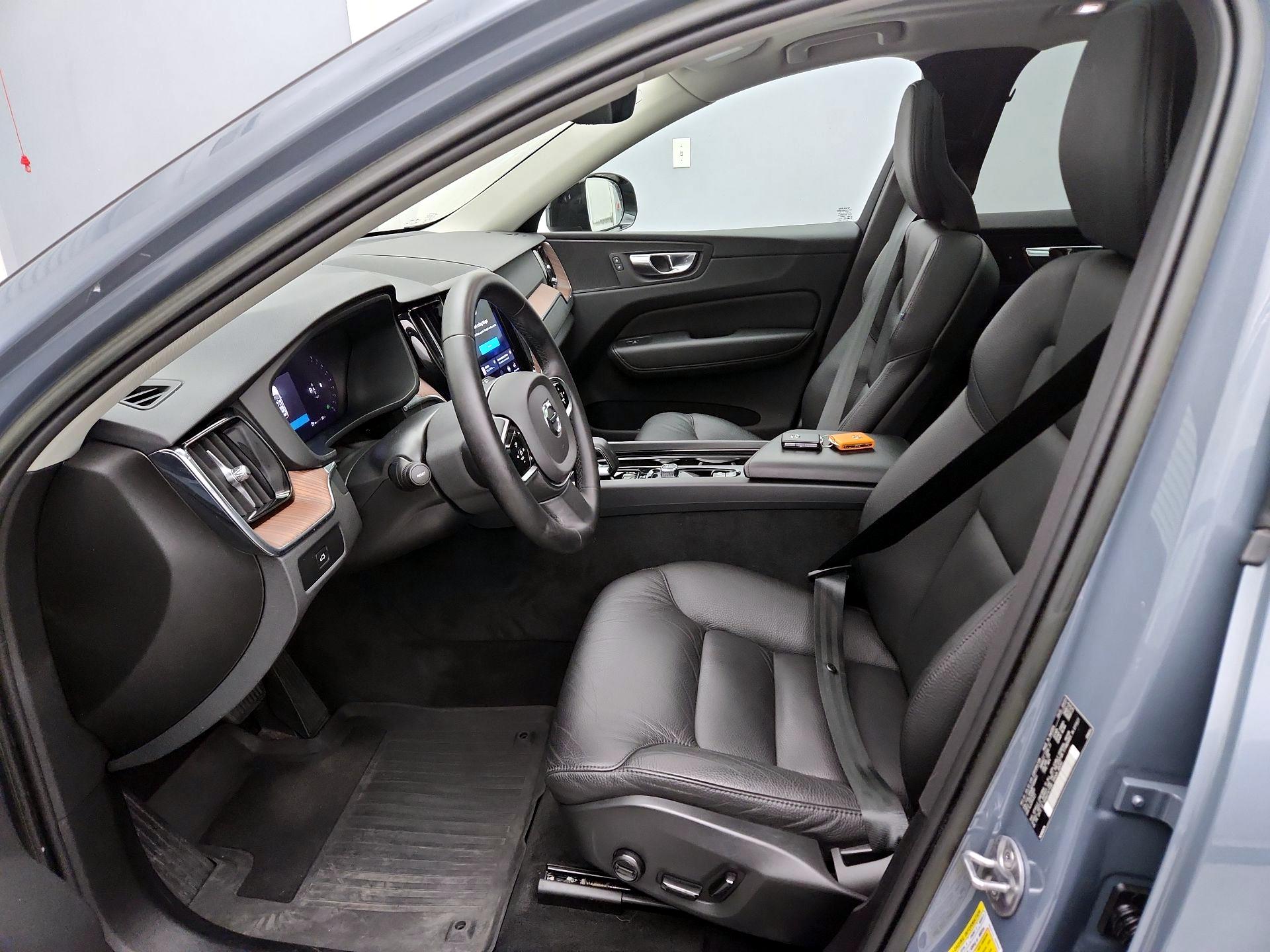 Thumbnail: 2023 Volvo XC60 - 11