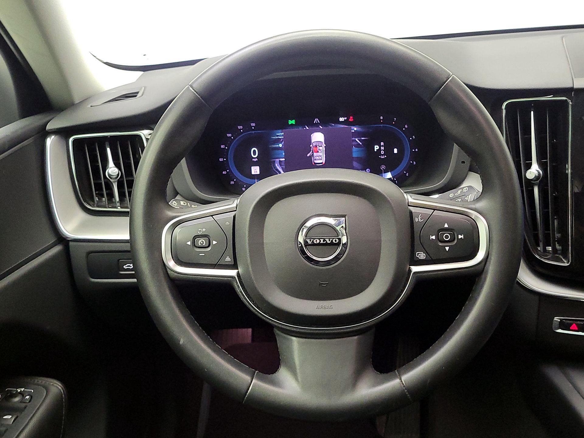 Thumbnail: 2023 Volvo XC60 - 10