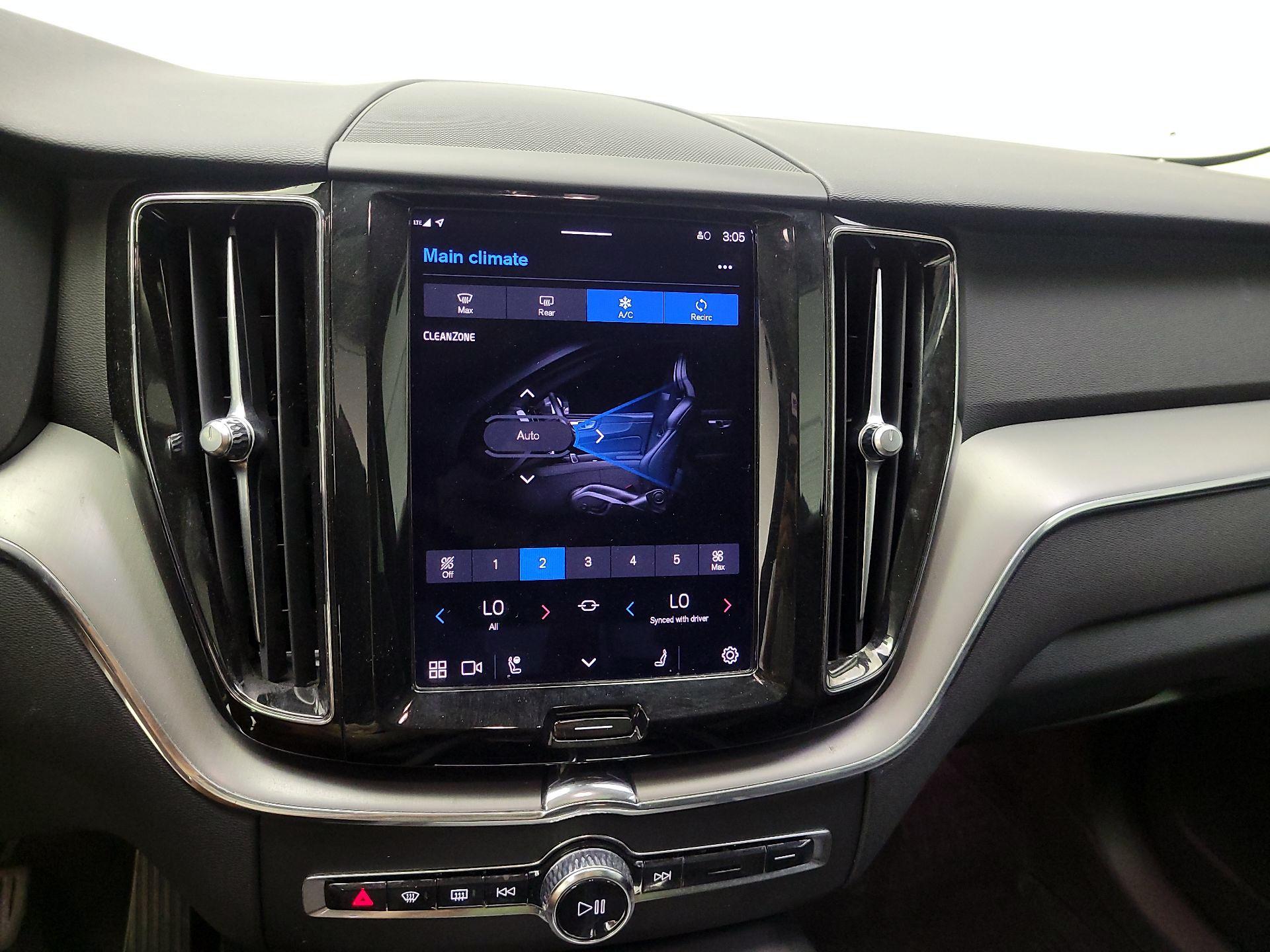 Thumbnail: 2023 Volvo XC60 - 17