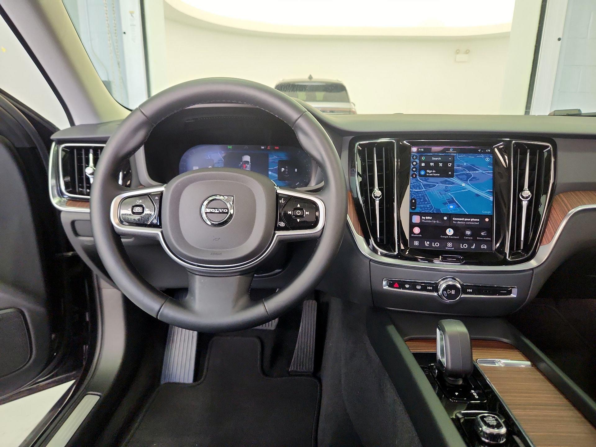 Thumbnail: 2025 Volvo S60 - 9