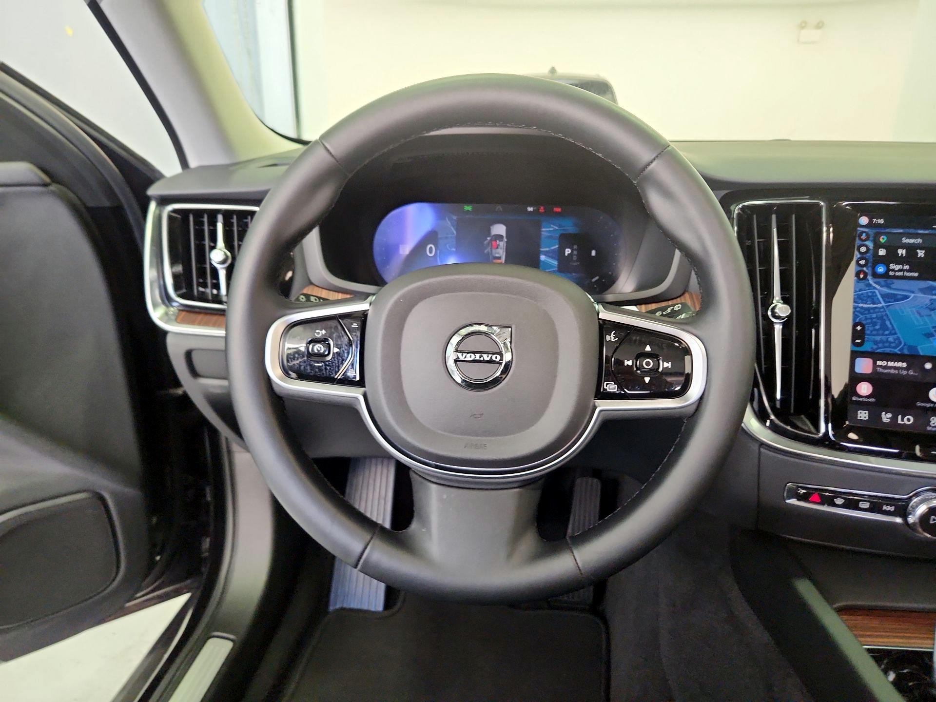 Thumbnail: 2025 Volvo S60 - 10