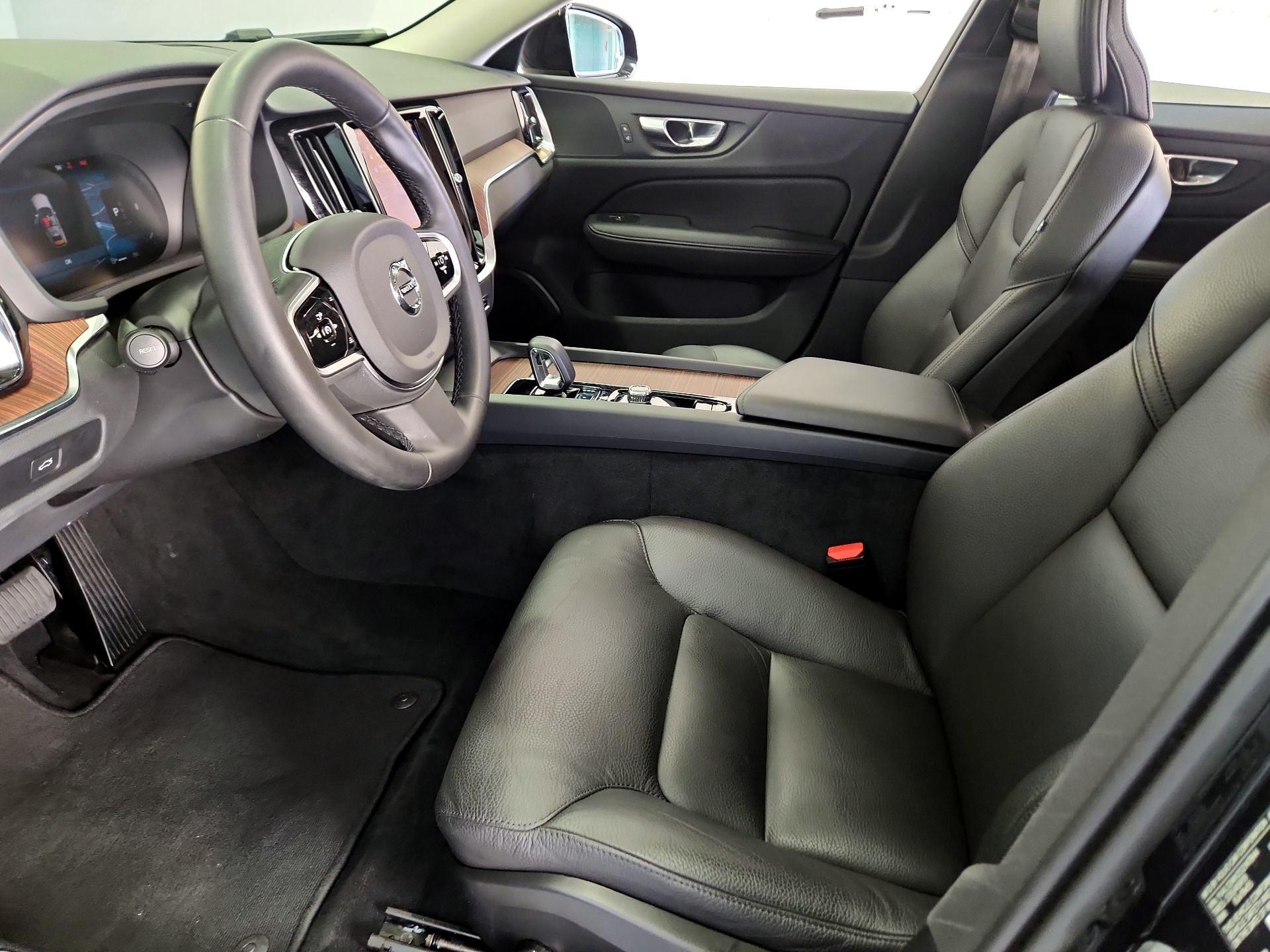 Thumbnail: 2025 Volvo S60 - 11