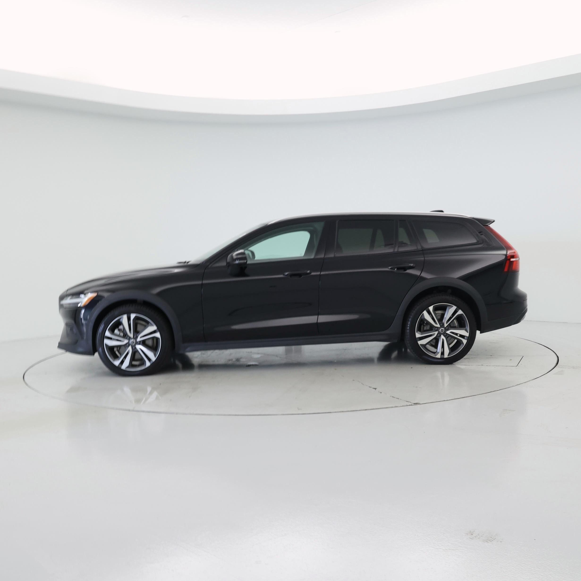 Thumbnail: 2025 Volvo S60 - 3
