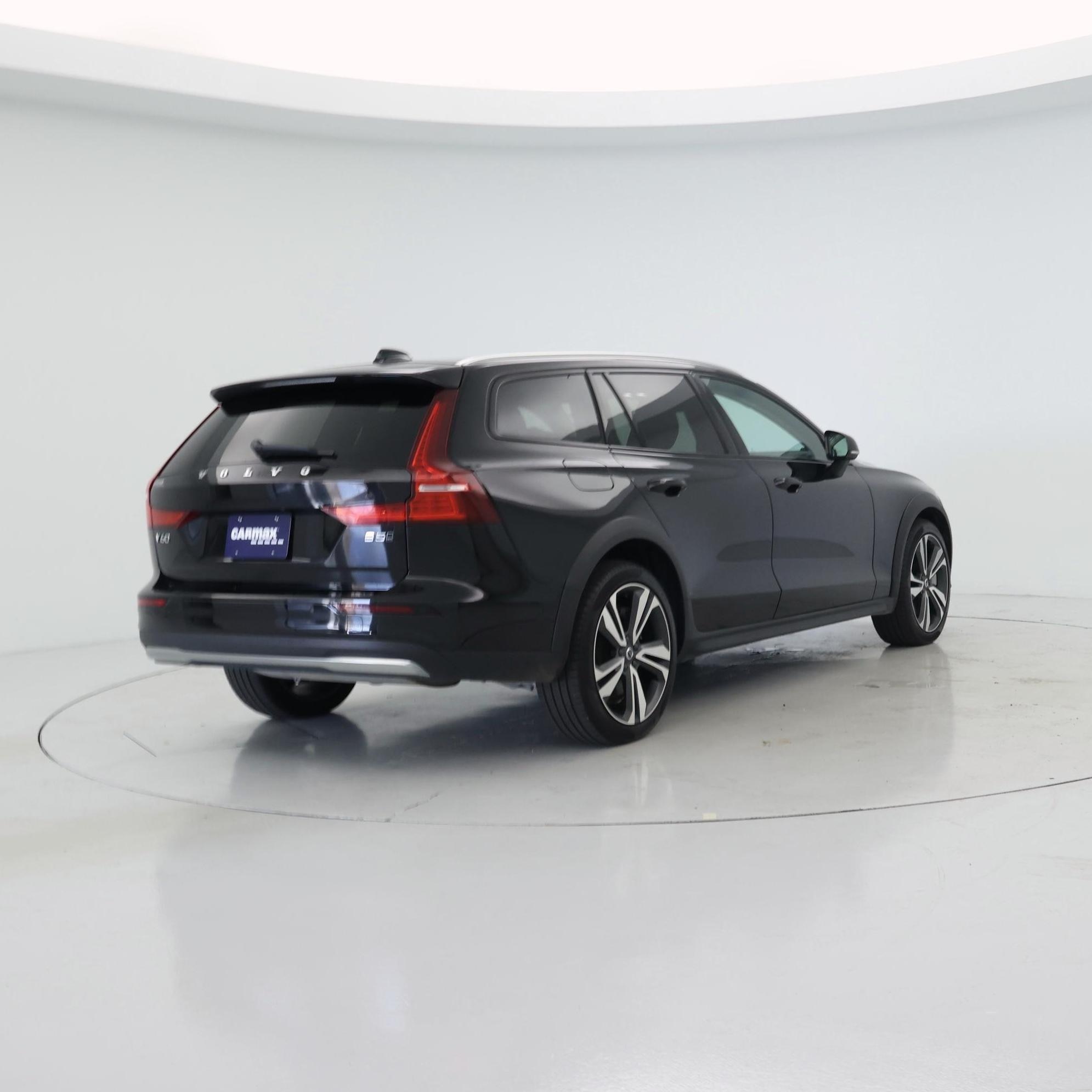 Thumbnail: 2025 Volvo S60 - 8