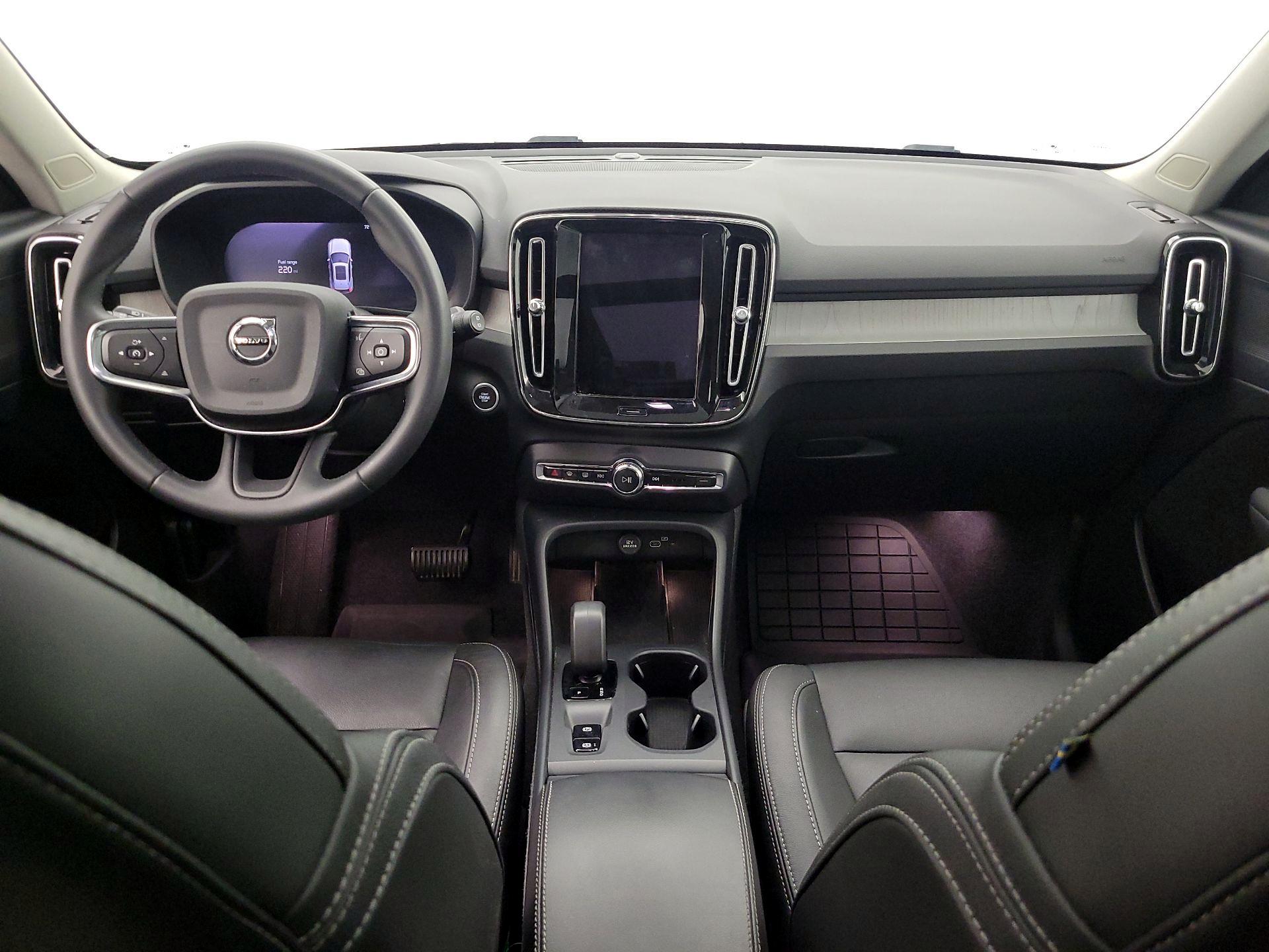 Thumbnail: 2024 Volvo XC40 - 9