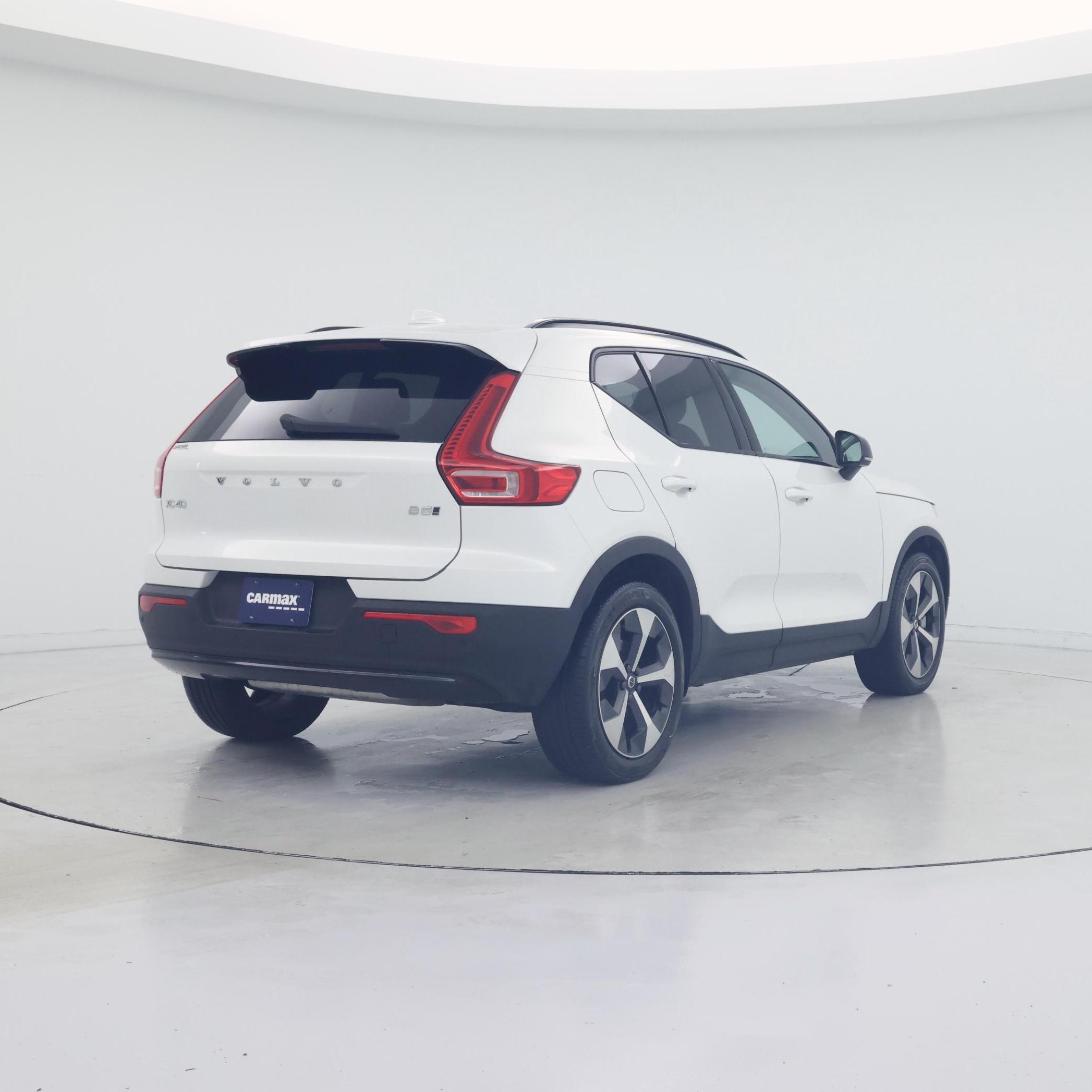 Thumbnail: 2024 Volvo XC40 - 8