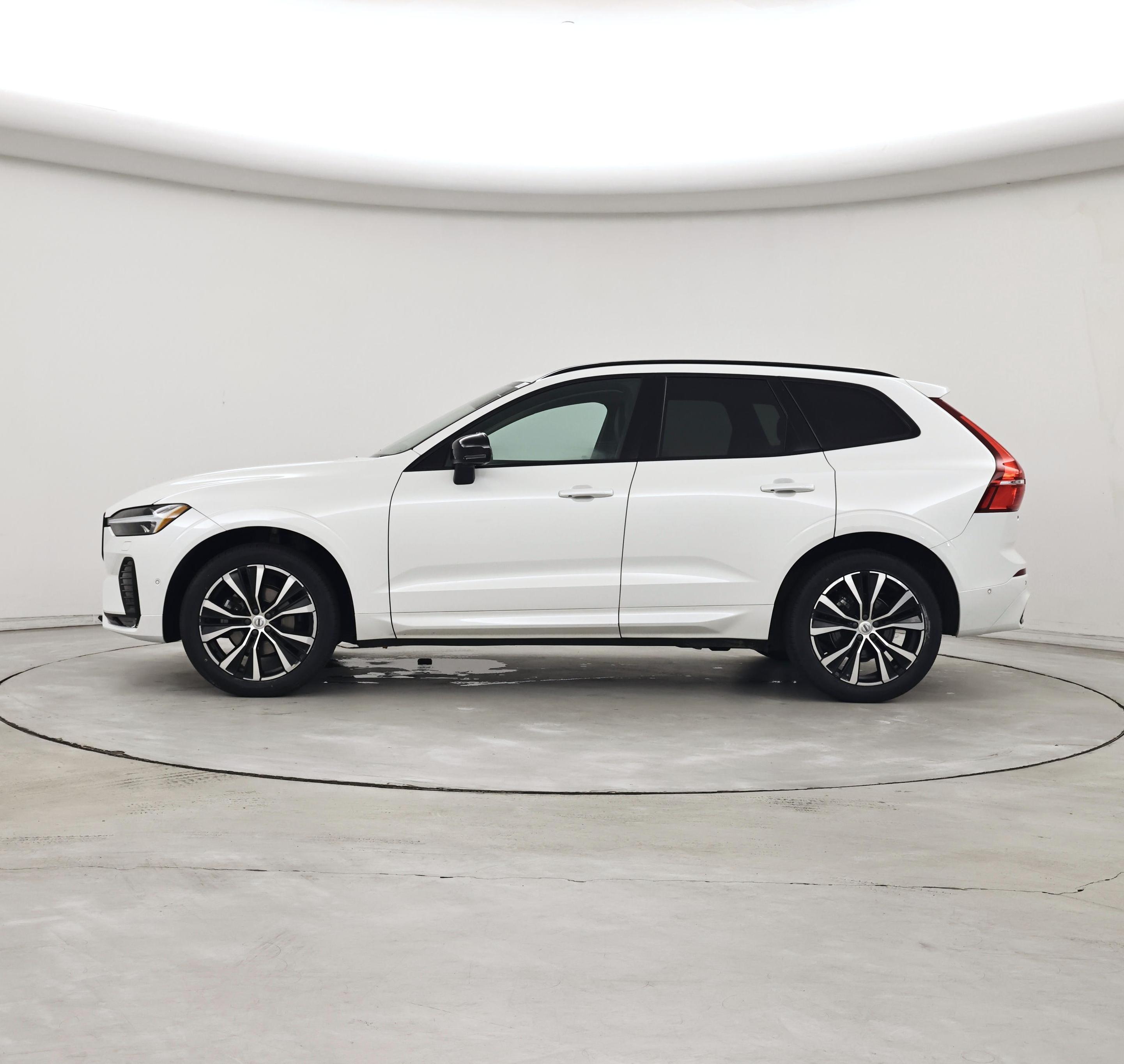 Thumbnail: 2023 Volvo XC60 - 3