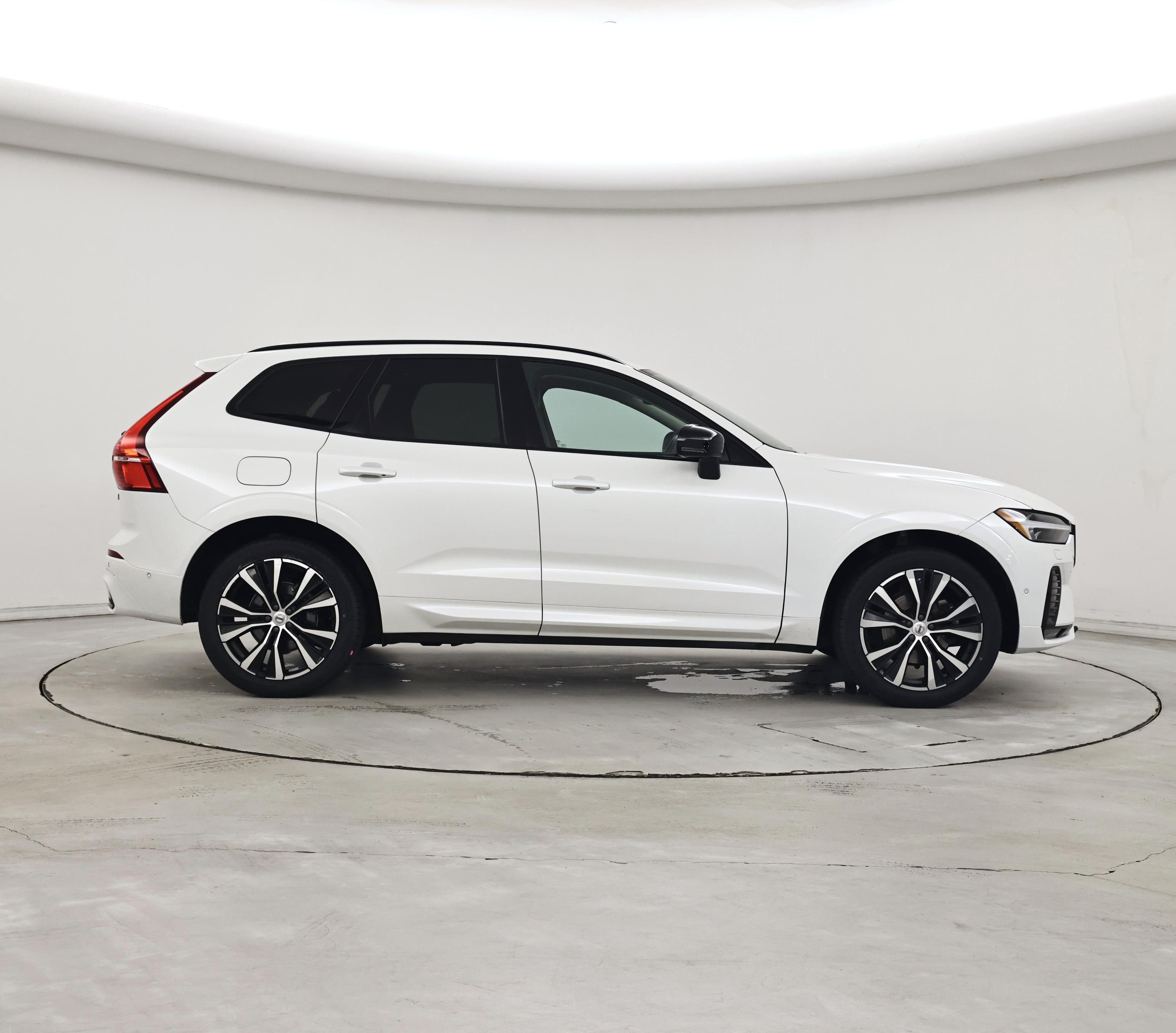 Thumbnail: 2023 Volvo XC60 - 7