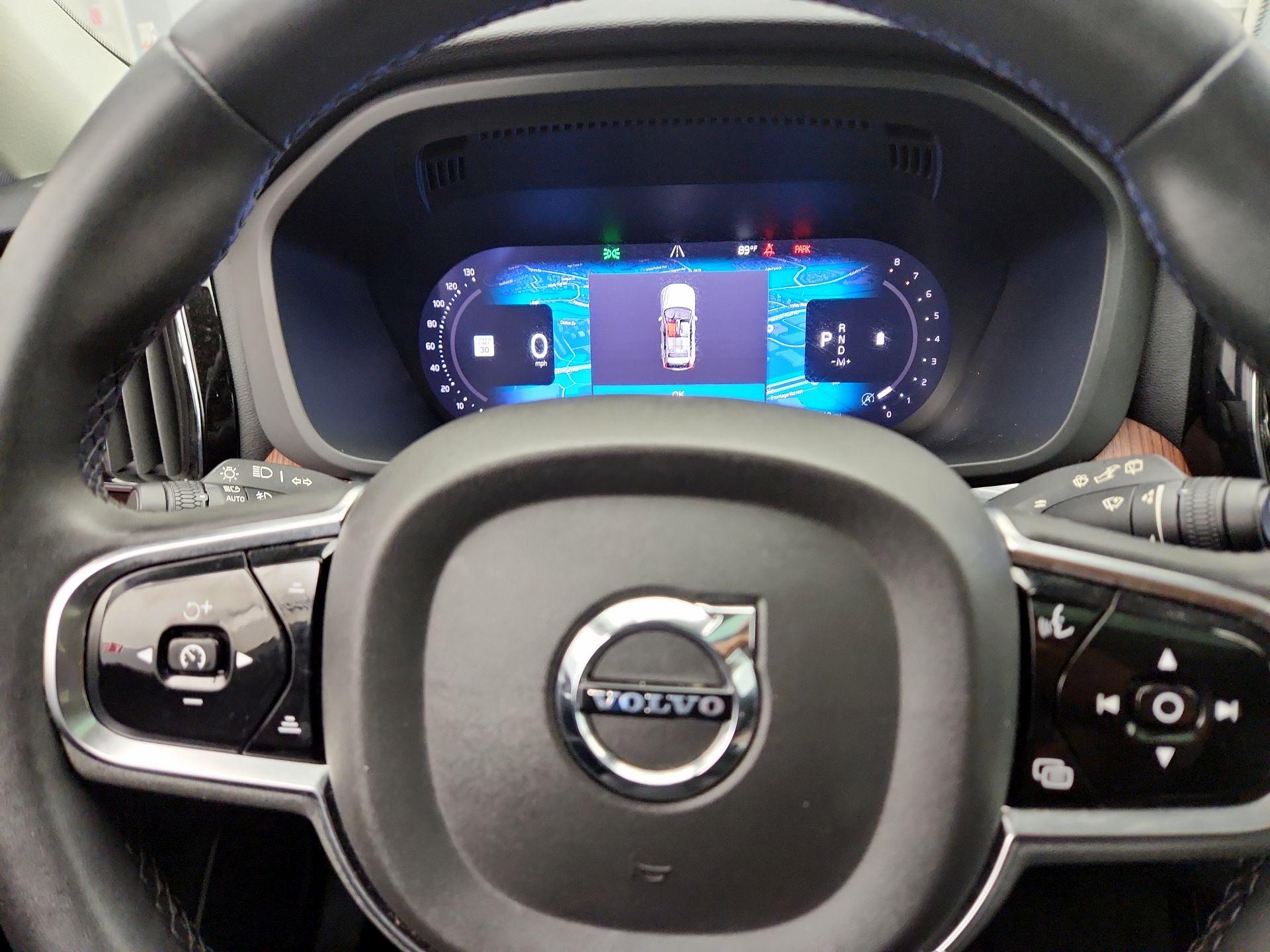 Thumbnail: 2023 Volvo XC60 - 10
