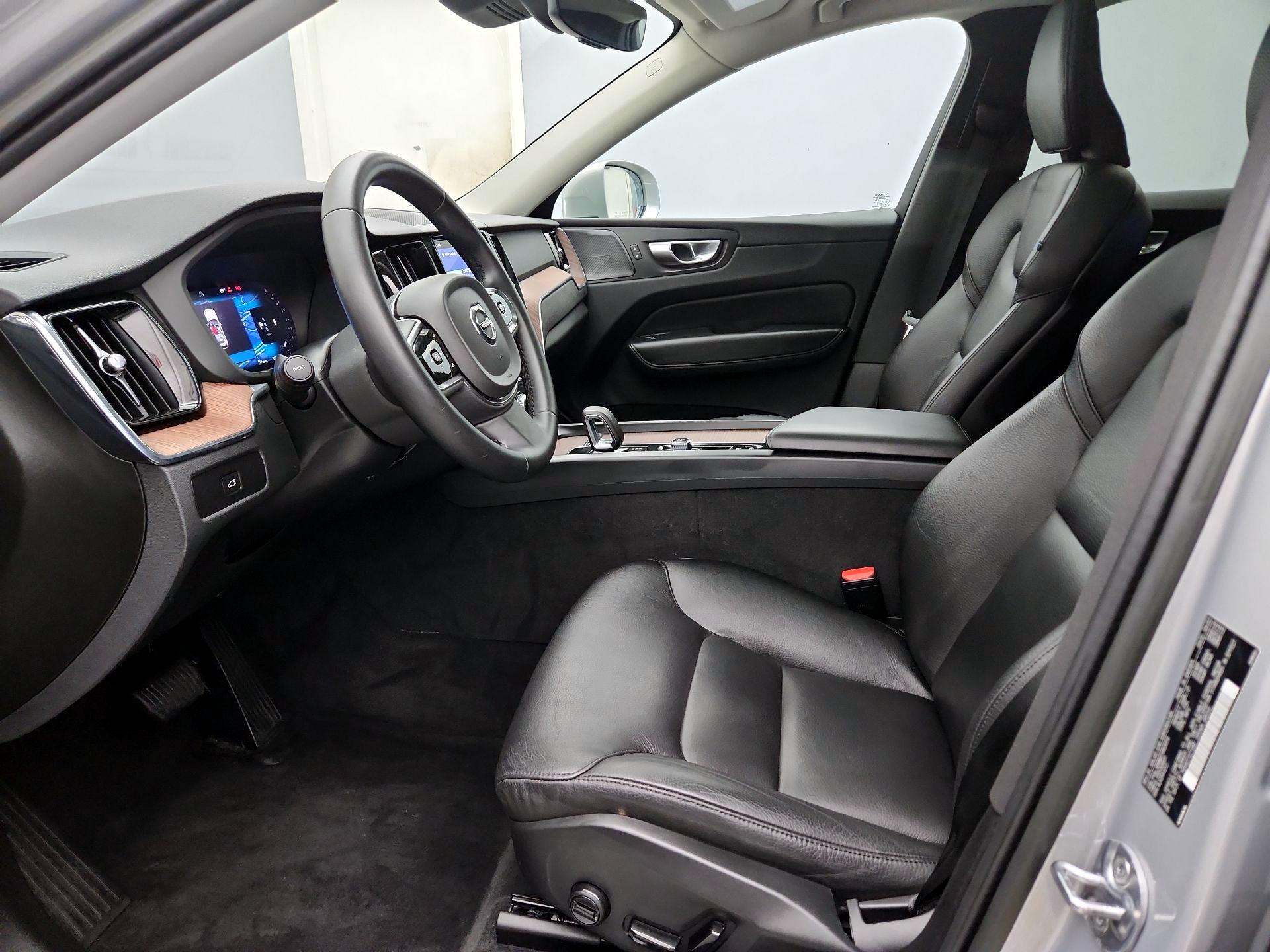 Thumbnail: 2023 Volvo XC60 - 11