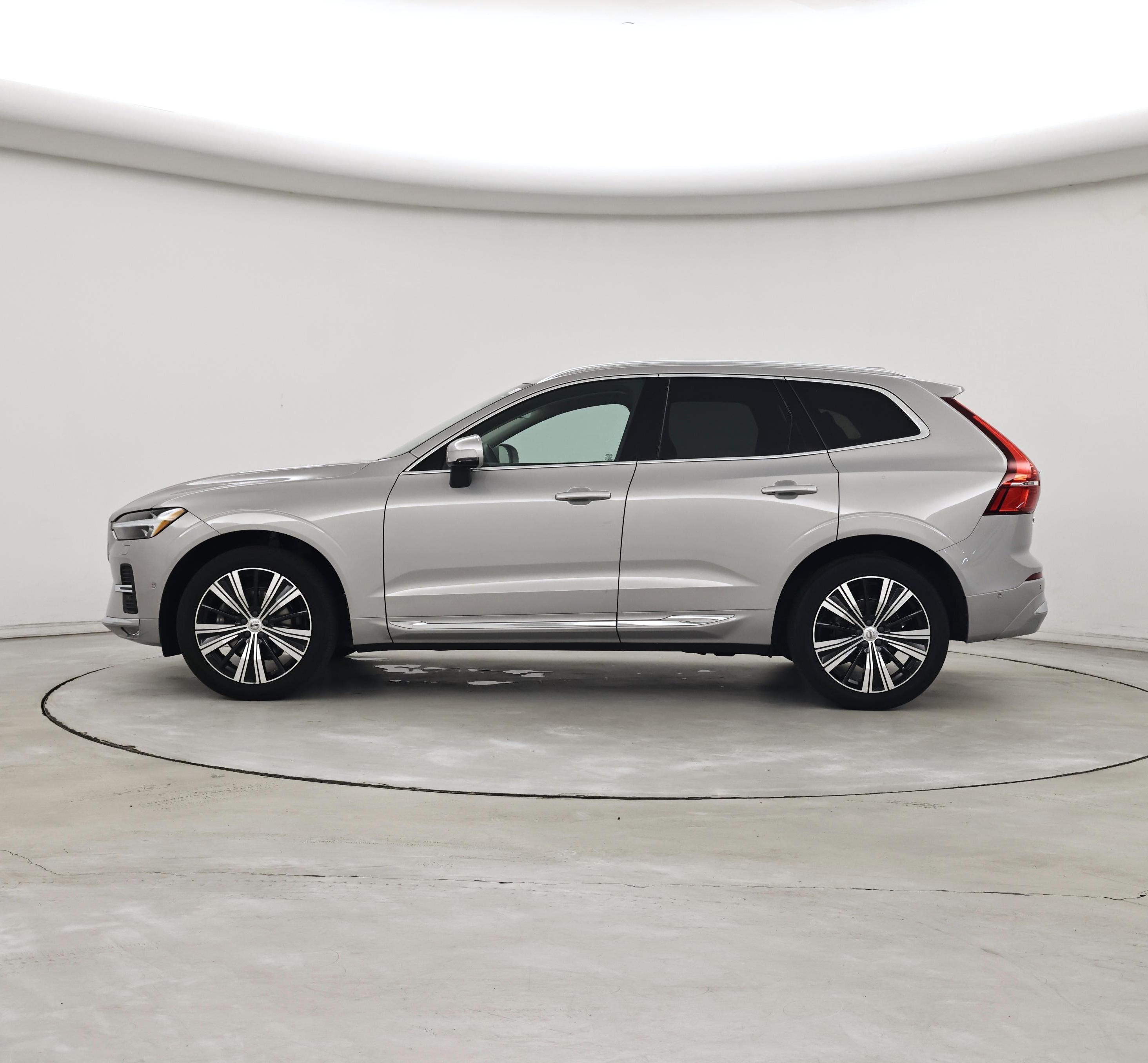 Thumbnail: 2023 Volvo XC60 - 3
